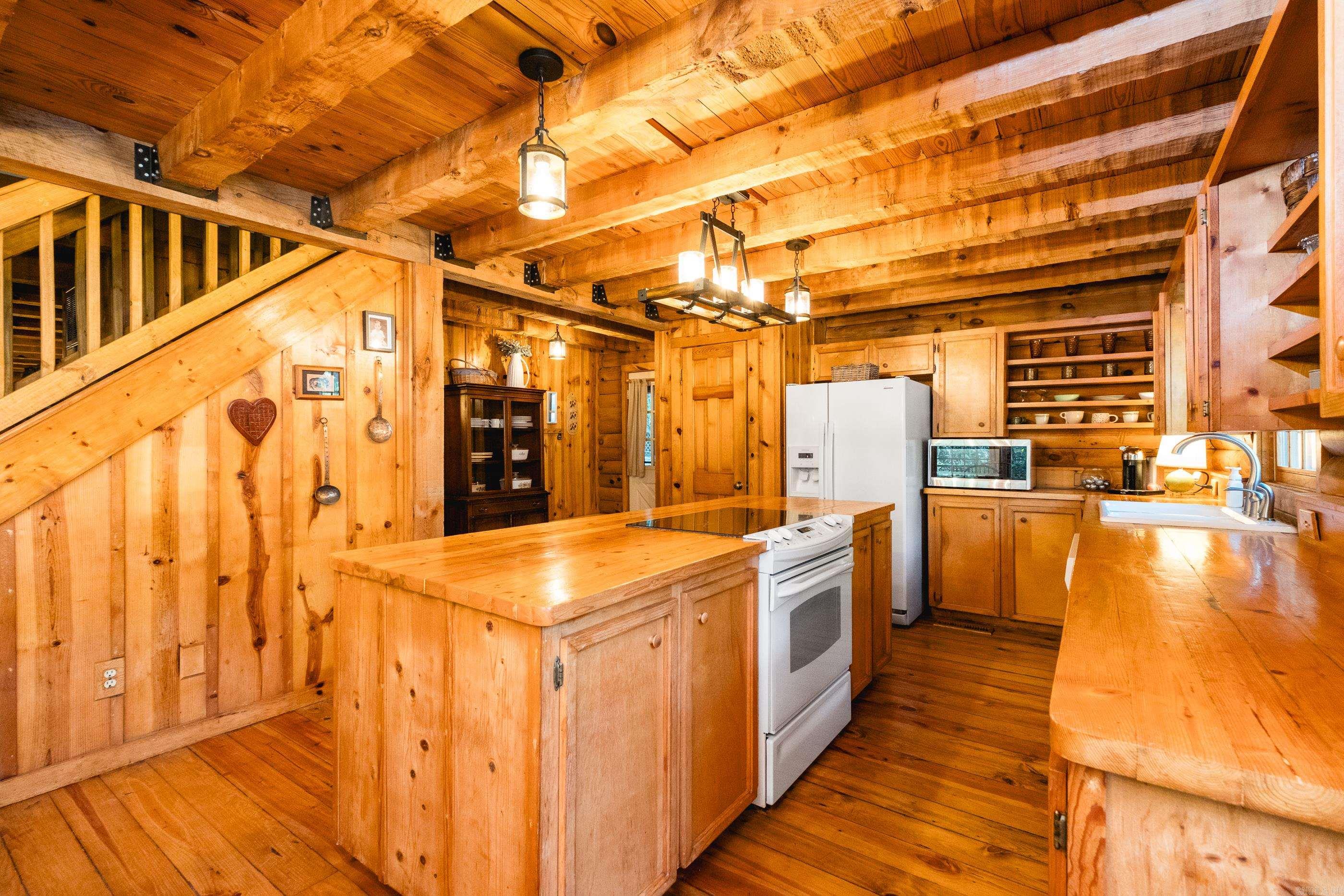 9819 Old Arkansas  Roland, AR