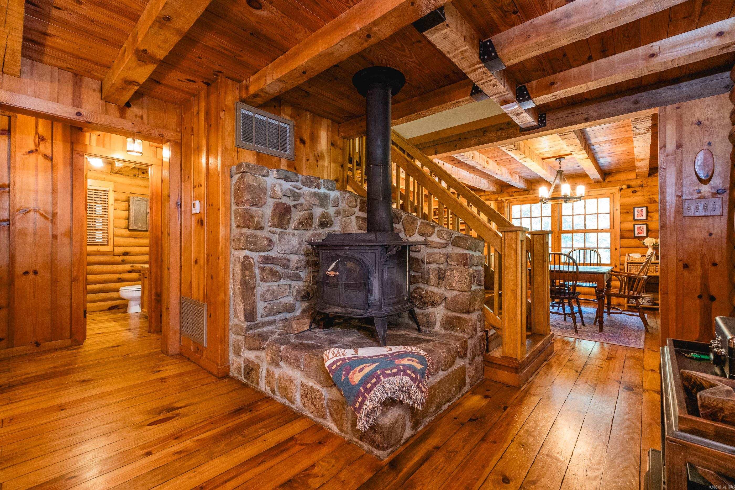 9819 Old Arkansas  Roland, AR