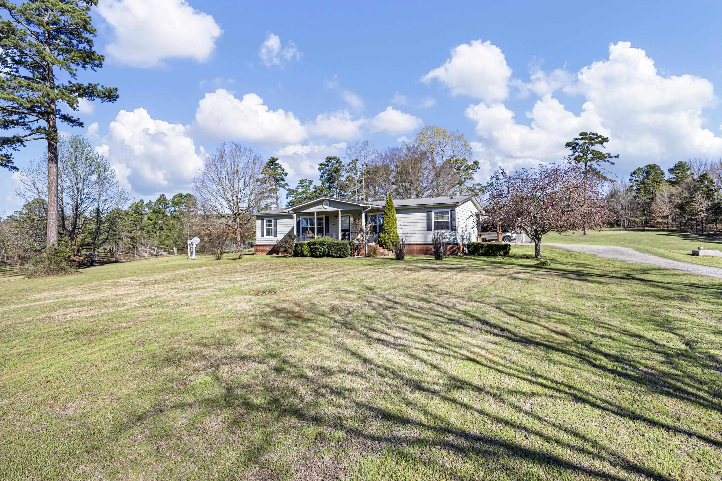 25951 E 22 Highway Delaware, AR 72835