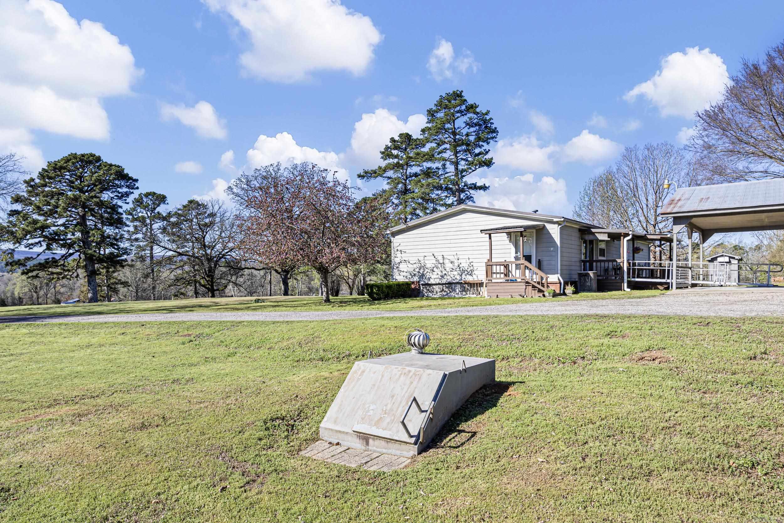 25951 E 22 Highway Delaware, AR 72835