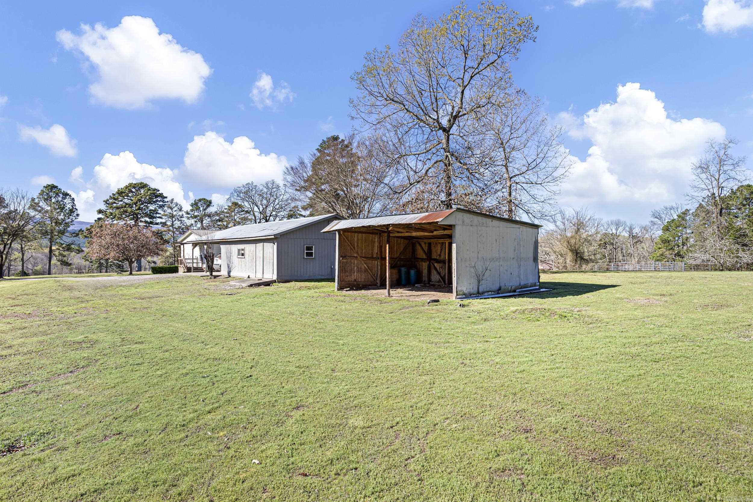 25951 E 22 Highway Delaware, AR 72835
