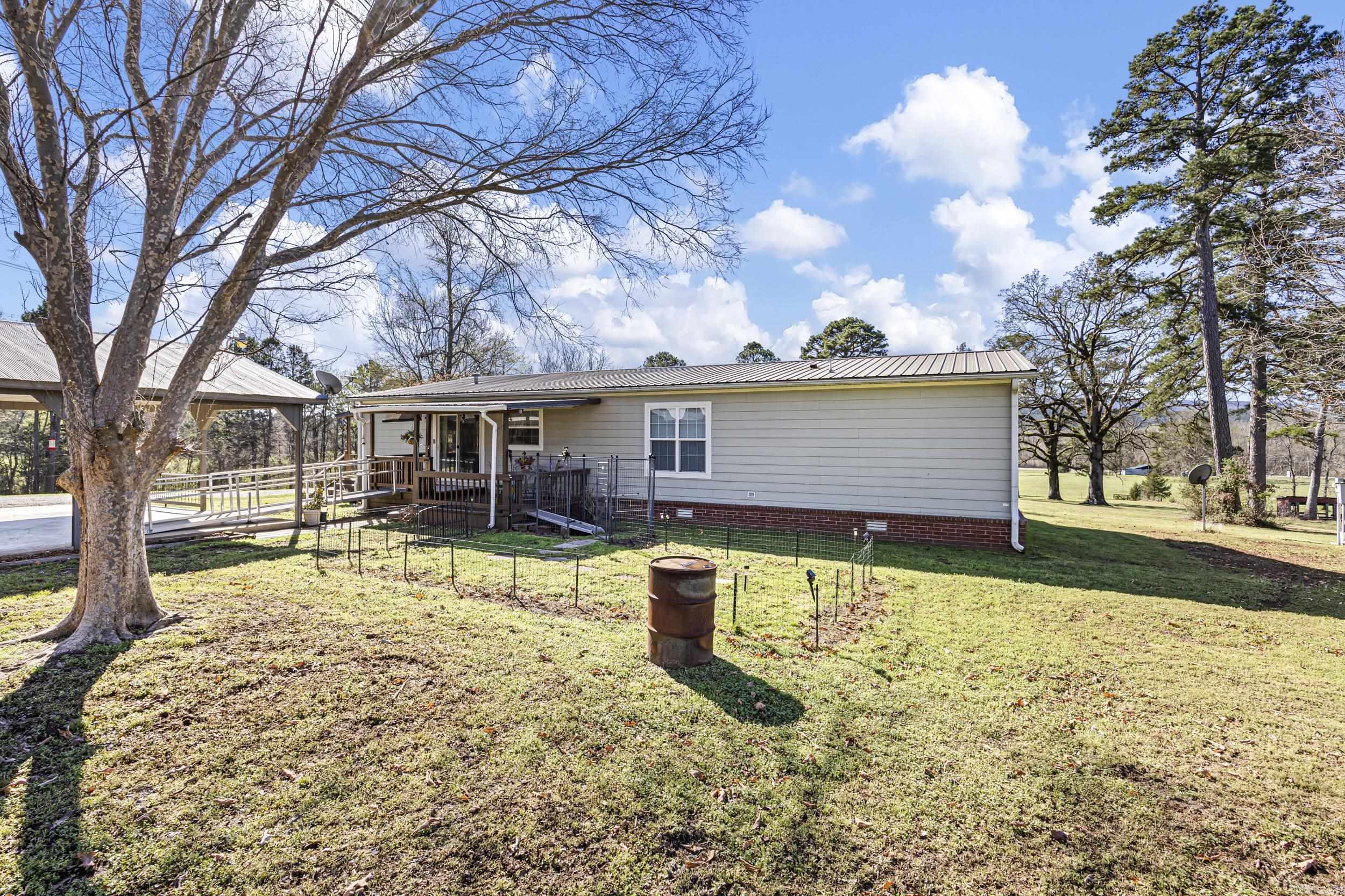 25951 E 22 Highway Delaware, AR 72835