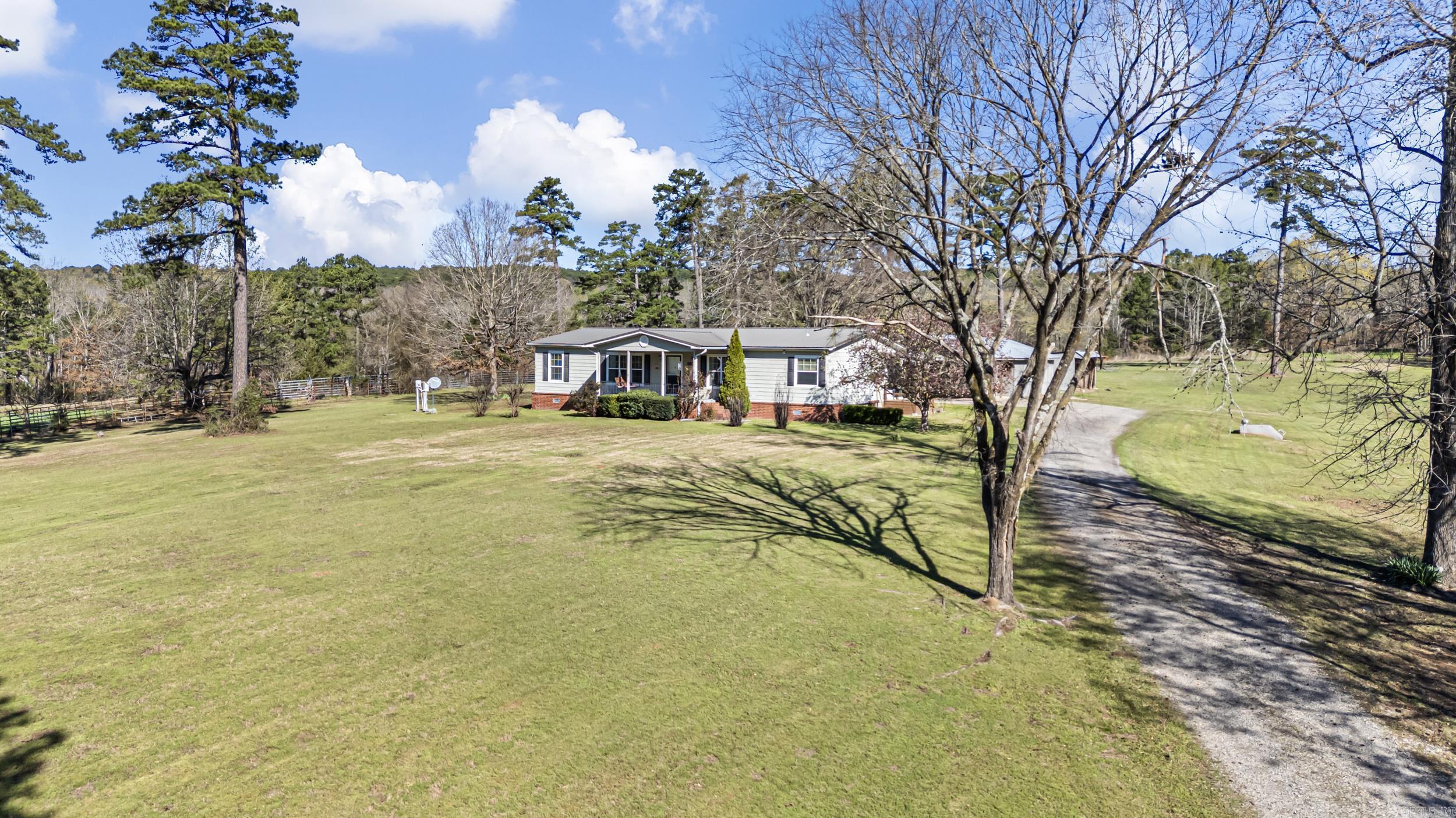 25951 E 22 Highway Delaware, AR 72835