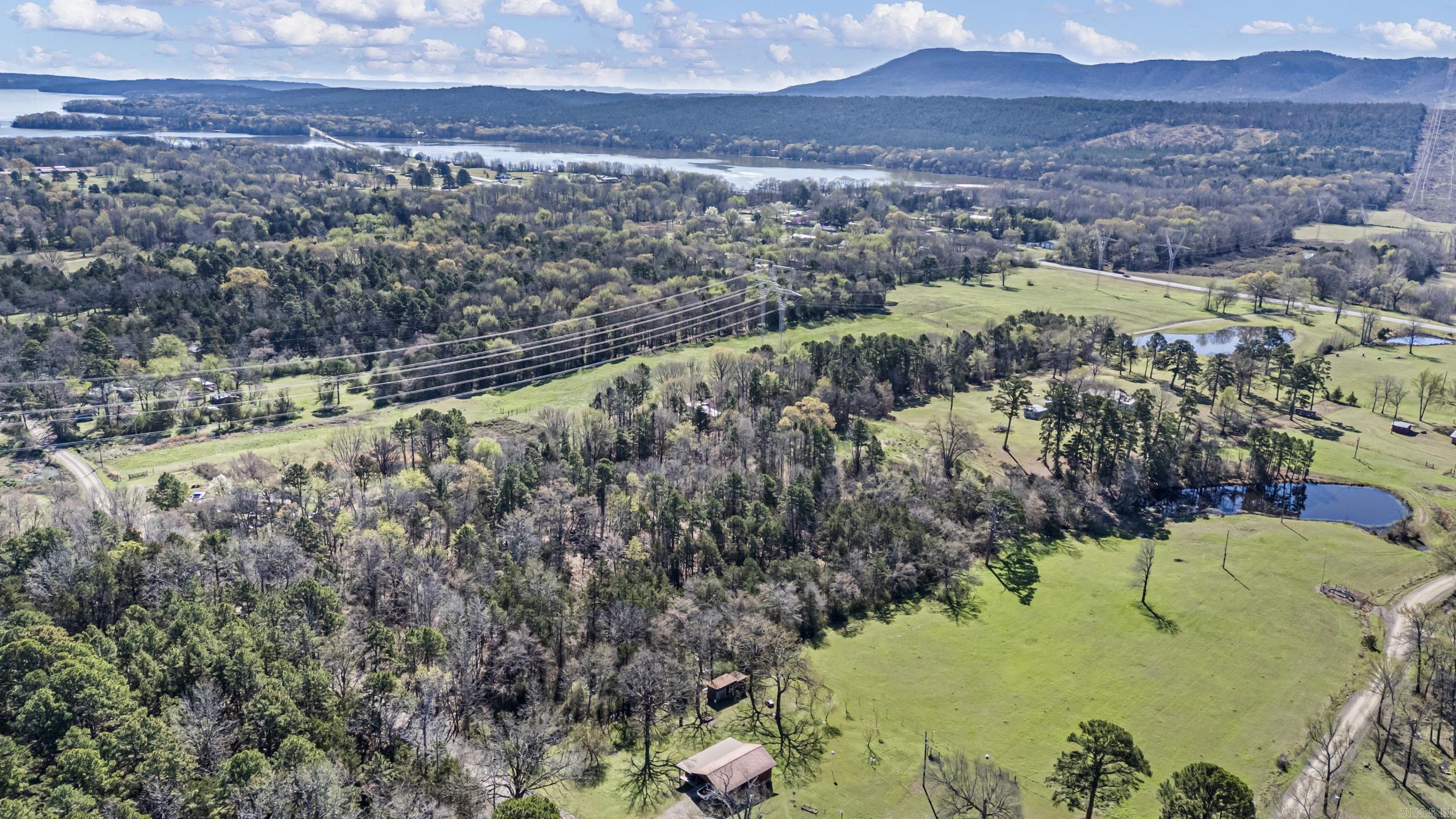 25951 E 22 Highway Delaware, AR 72835
