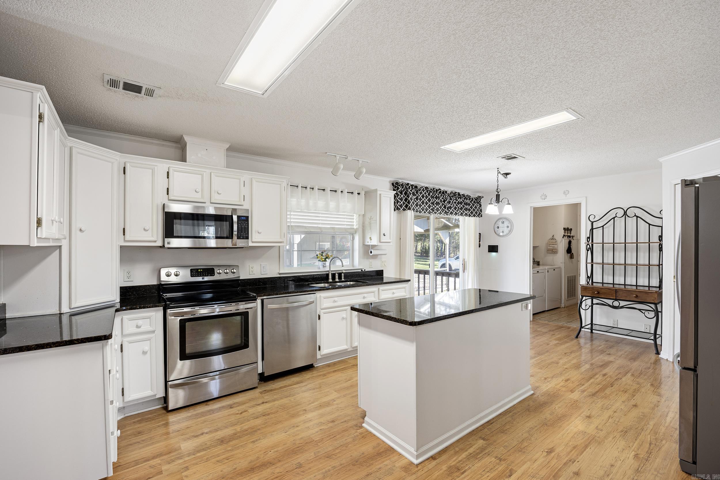 25951 E 22 Highway Delaware, AR 72835