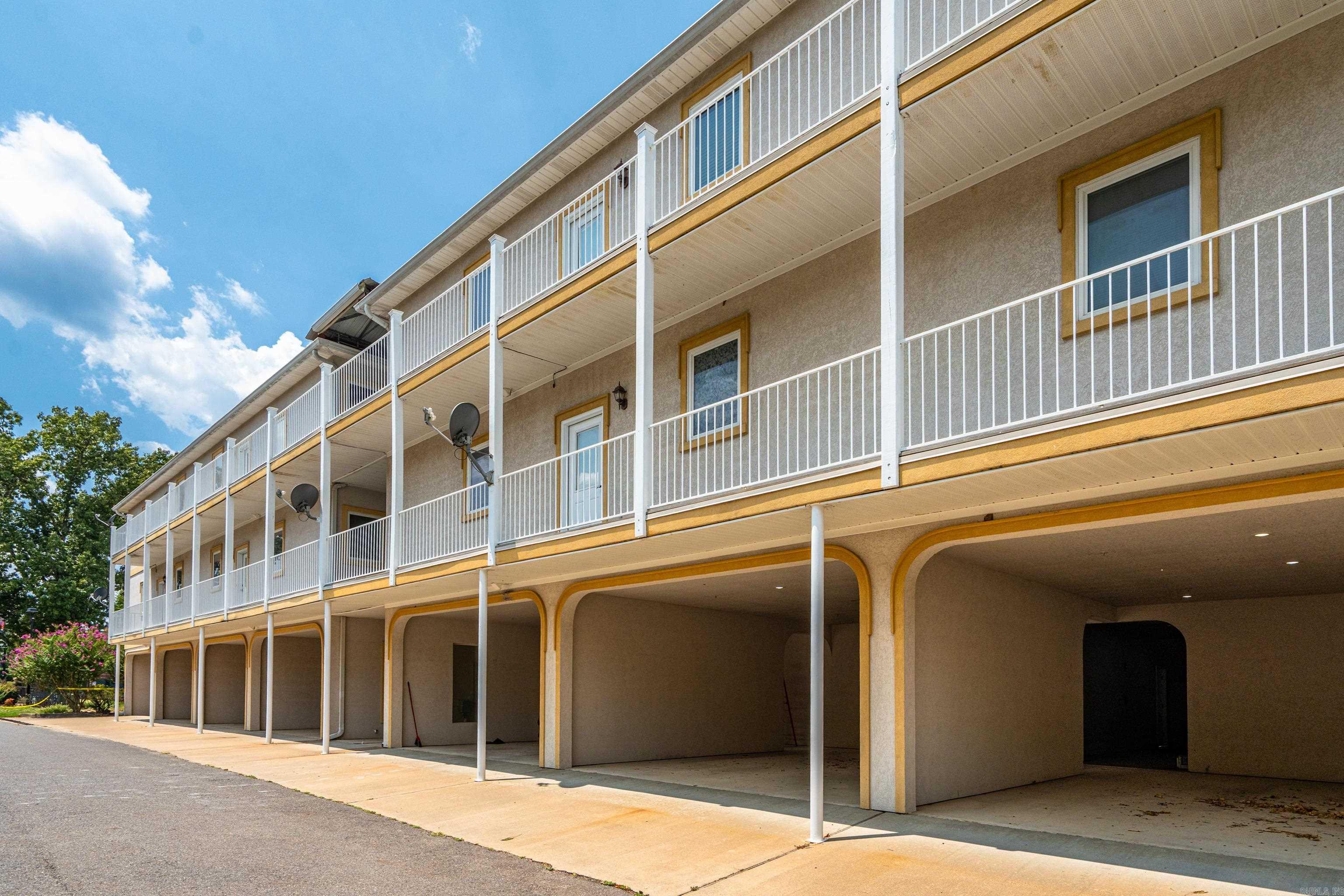 1380 Airport  Hot Springs, AR