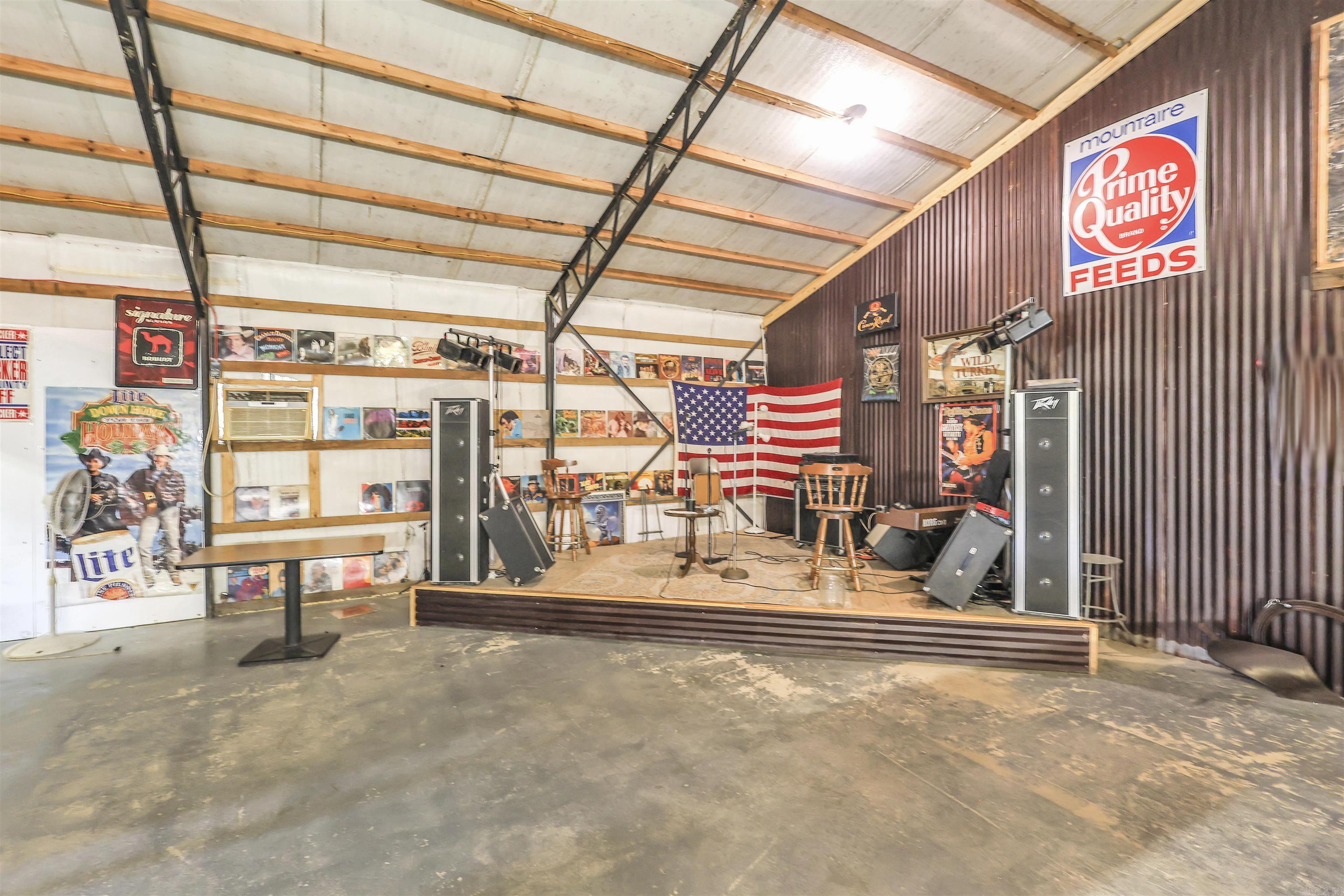 80 Parliment  Mount Ida, AR