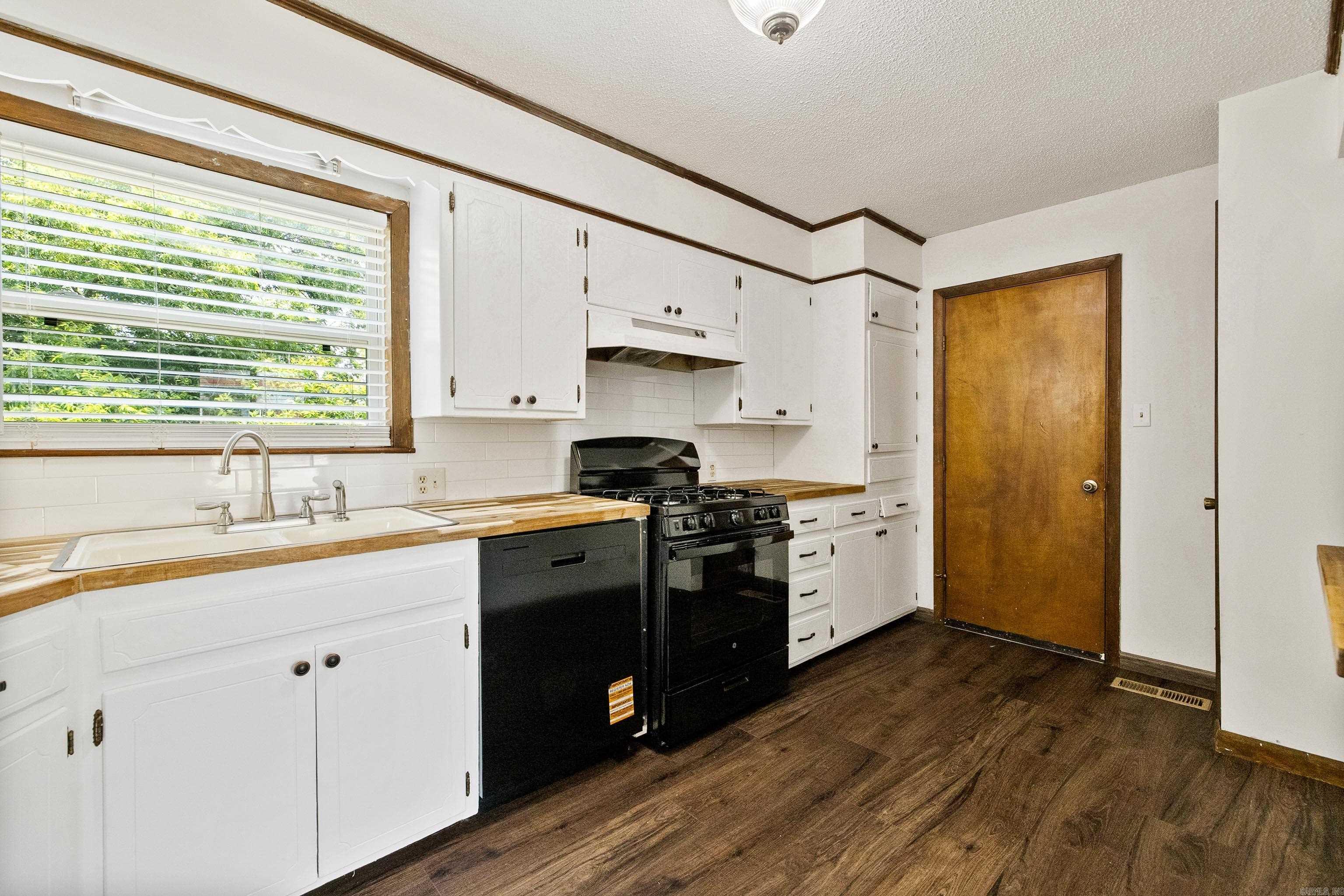 305 Ruth  Benton, AR