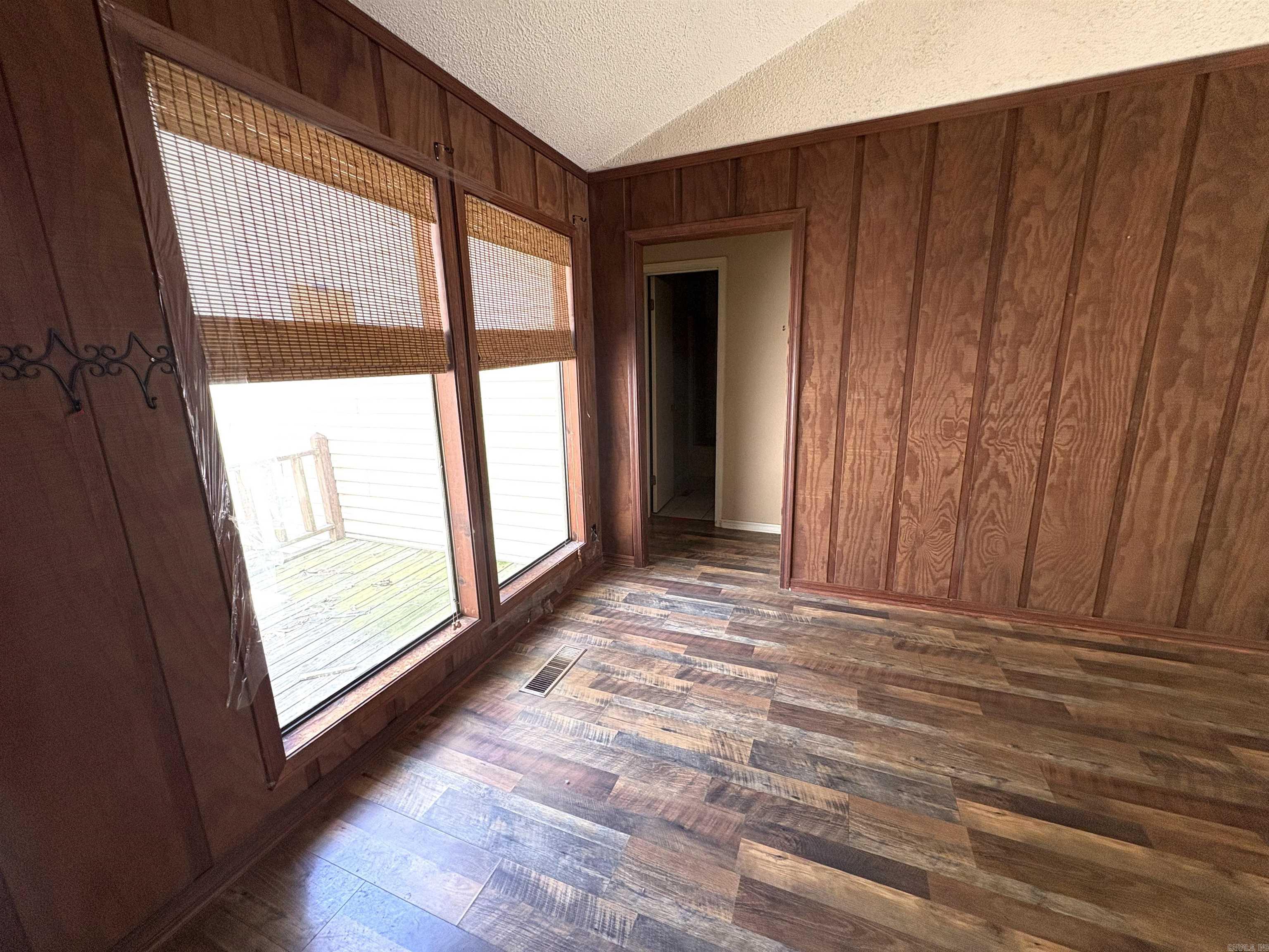102 Dunn Hollow  Fairfield Bay, AR