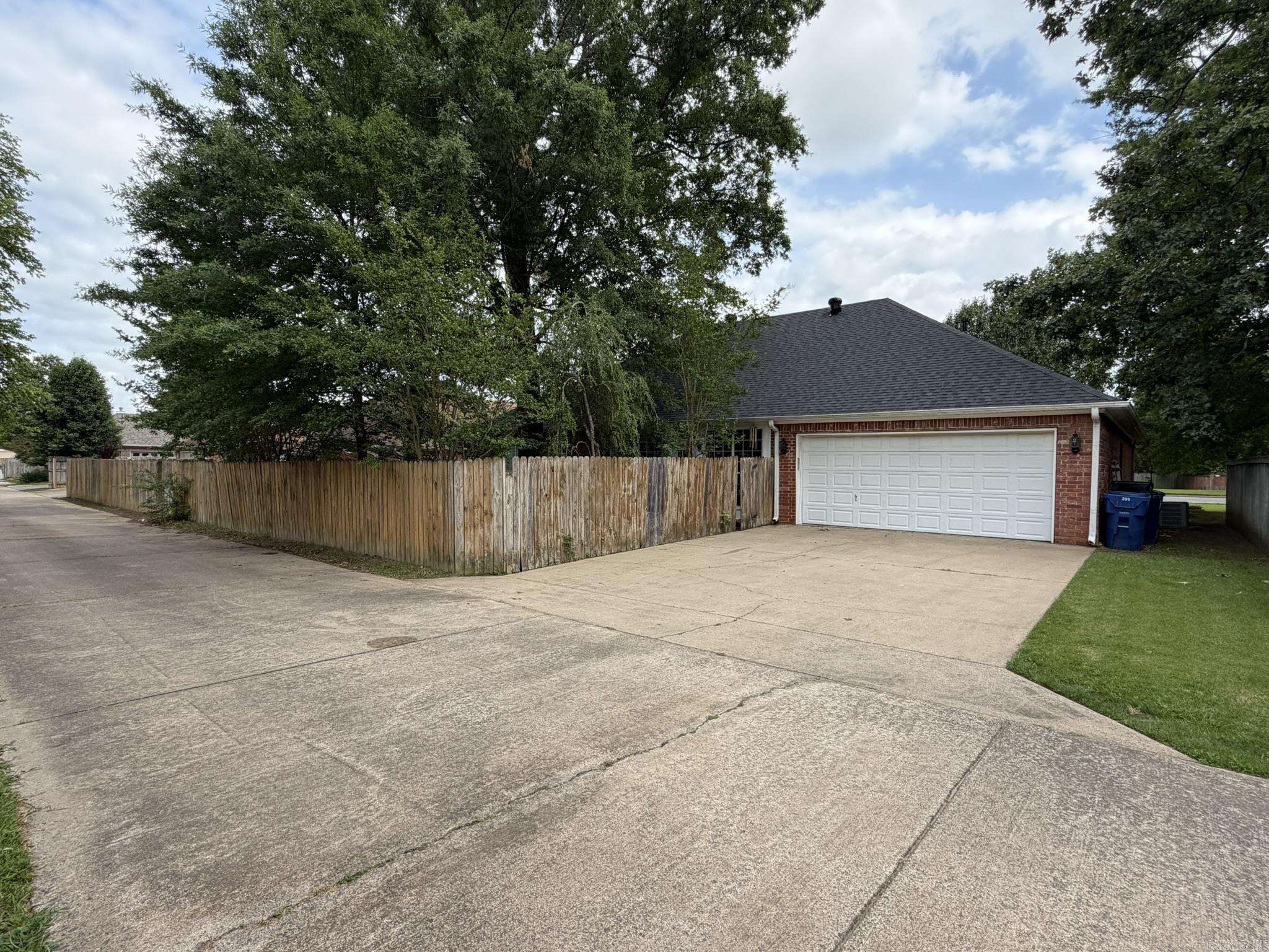 205 Country Club  Maumelle, AR