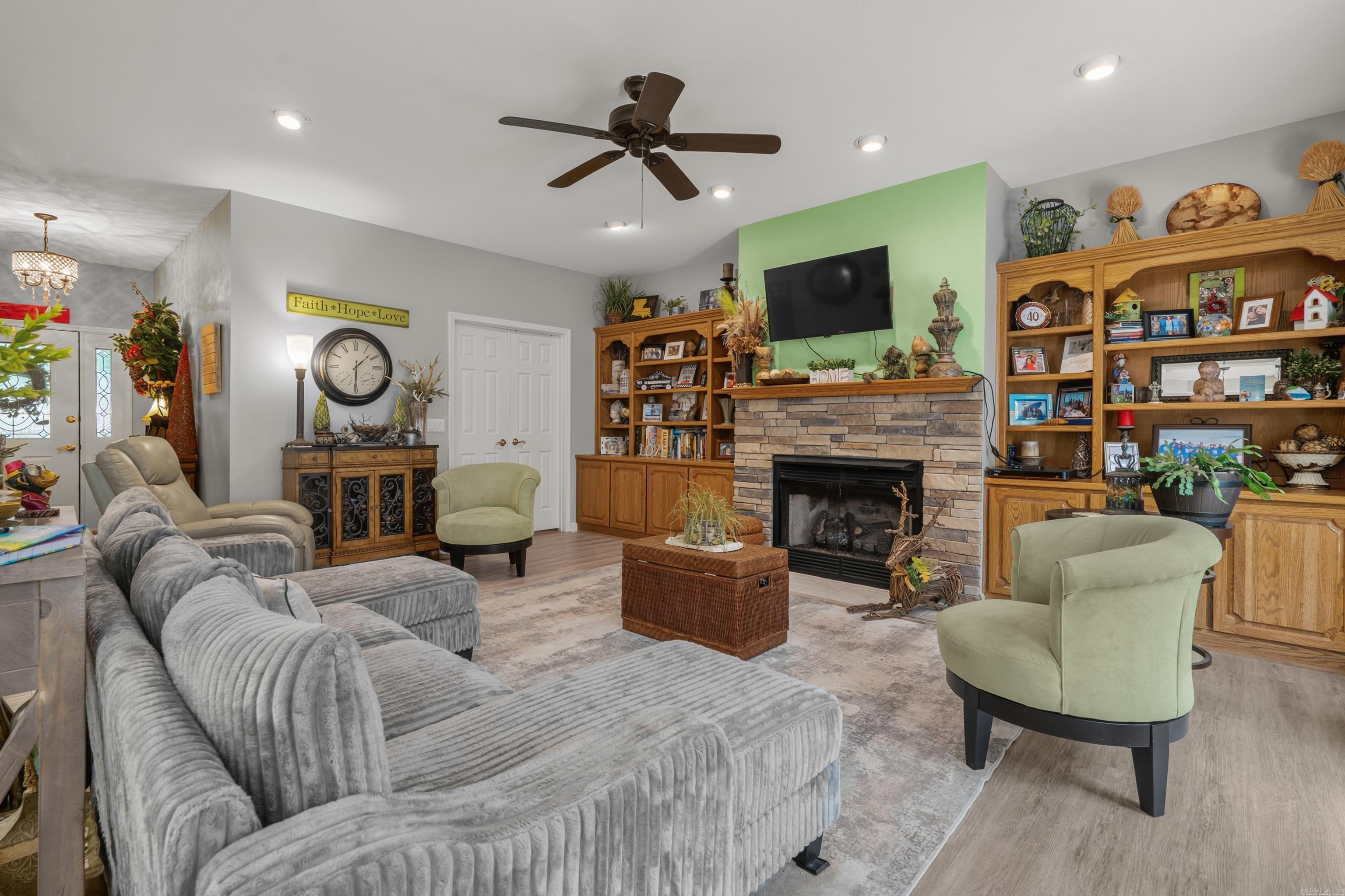 27 Barcelona  Hot Springs Village, AR