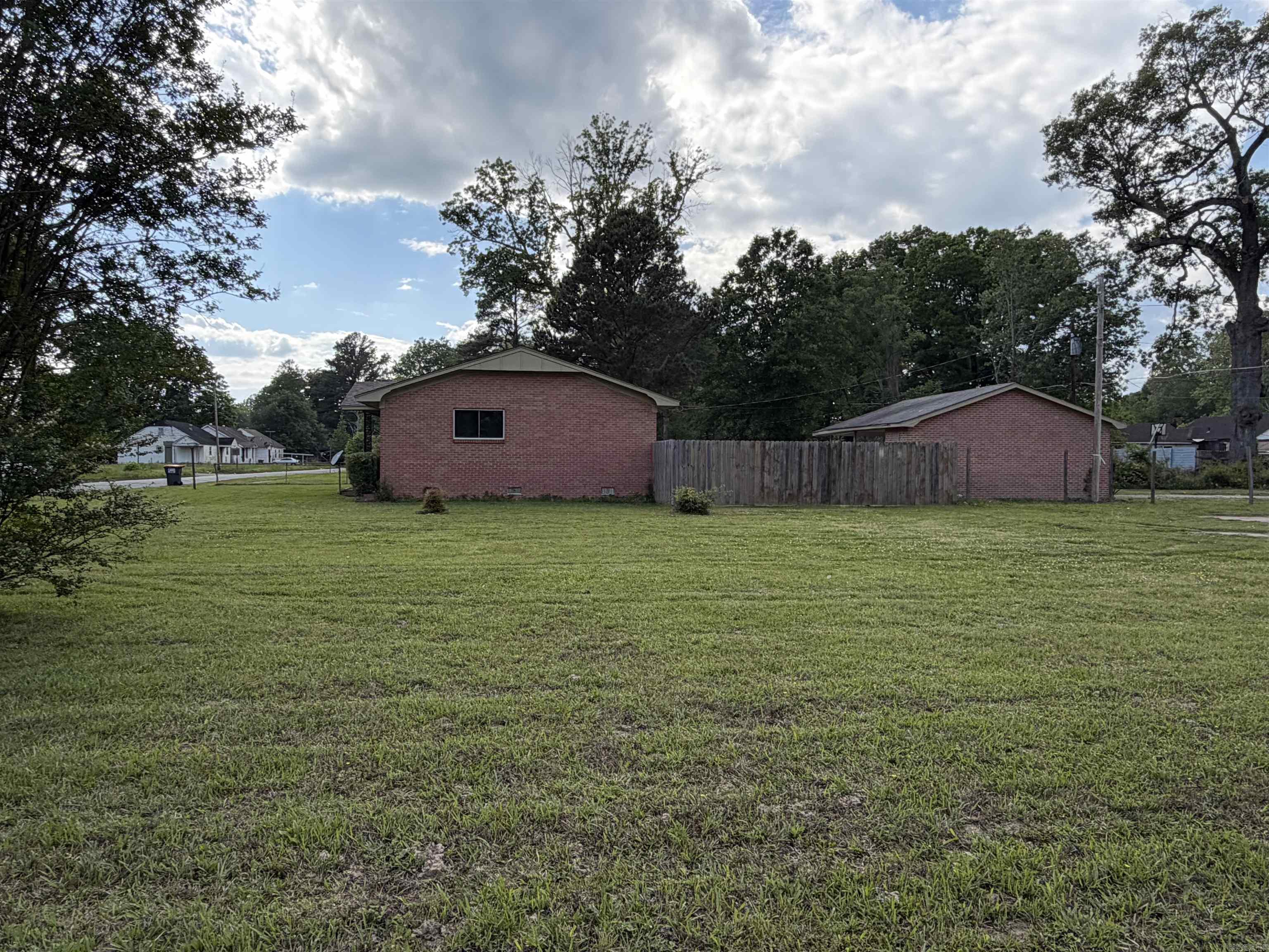 1903 W 25th  Pine Bluff, AR