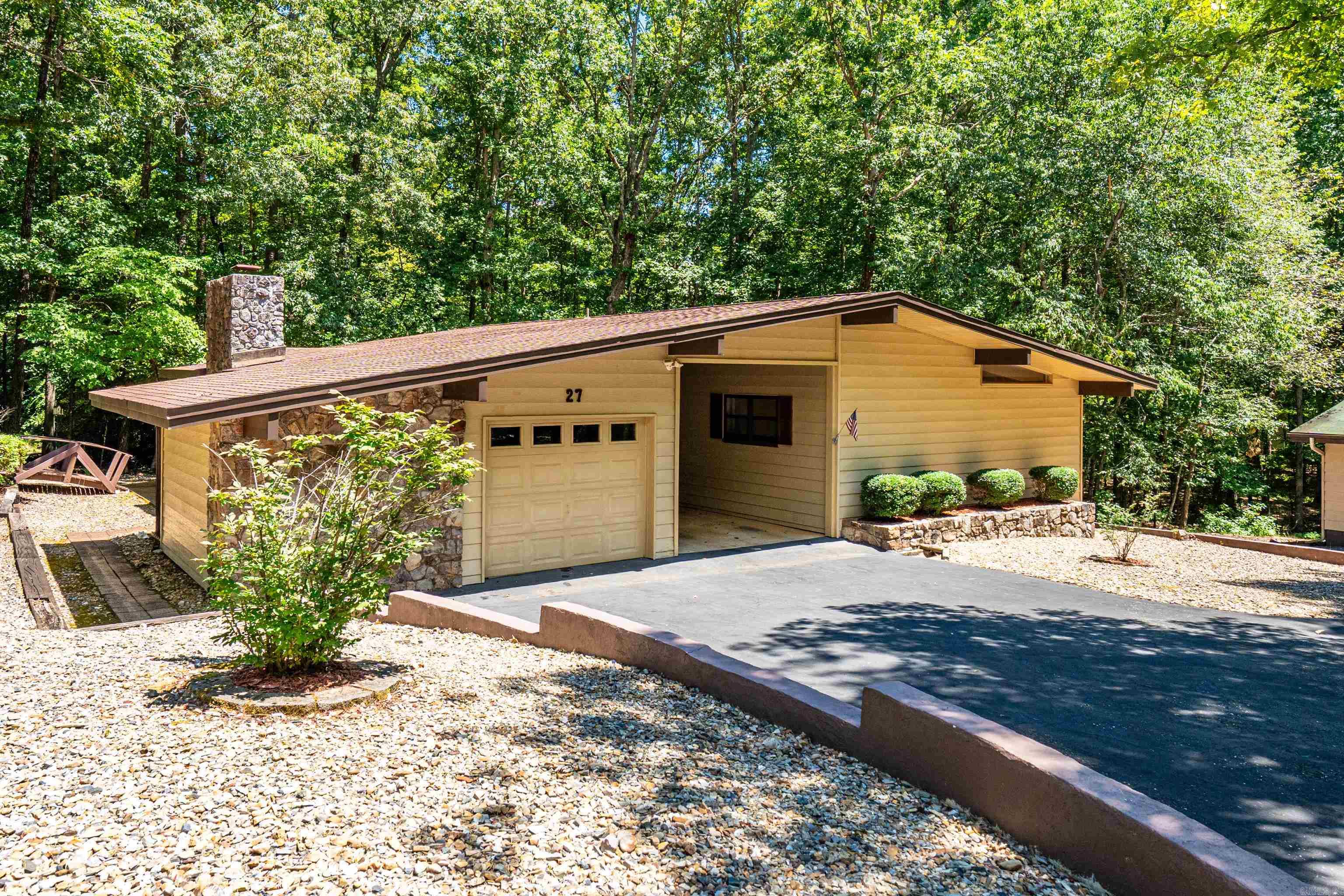 27 Valls Lane  Hot Springs Village, AR
