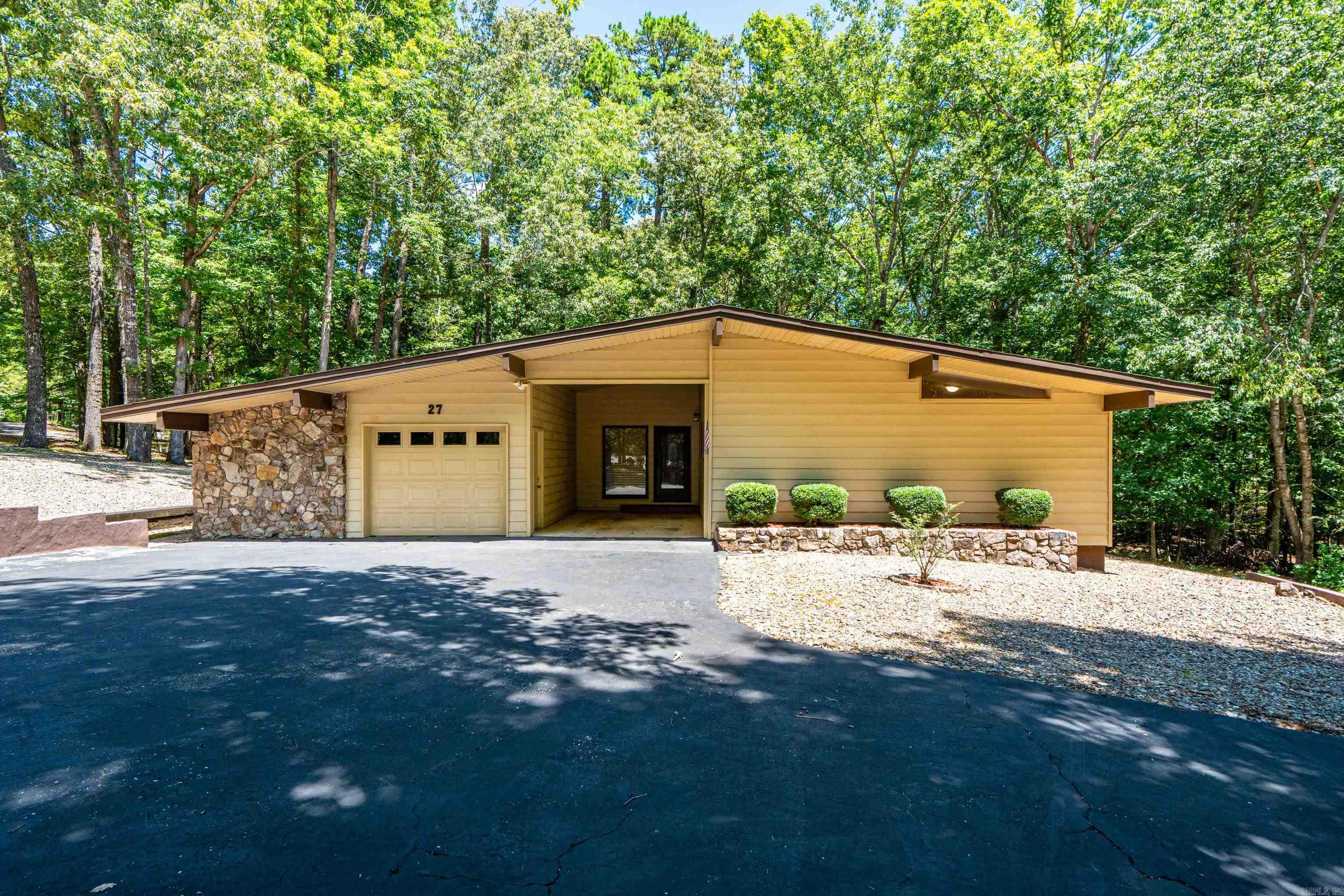 27 Valls Lane  Hot Springs Village, AR