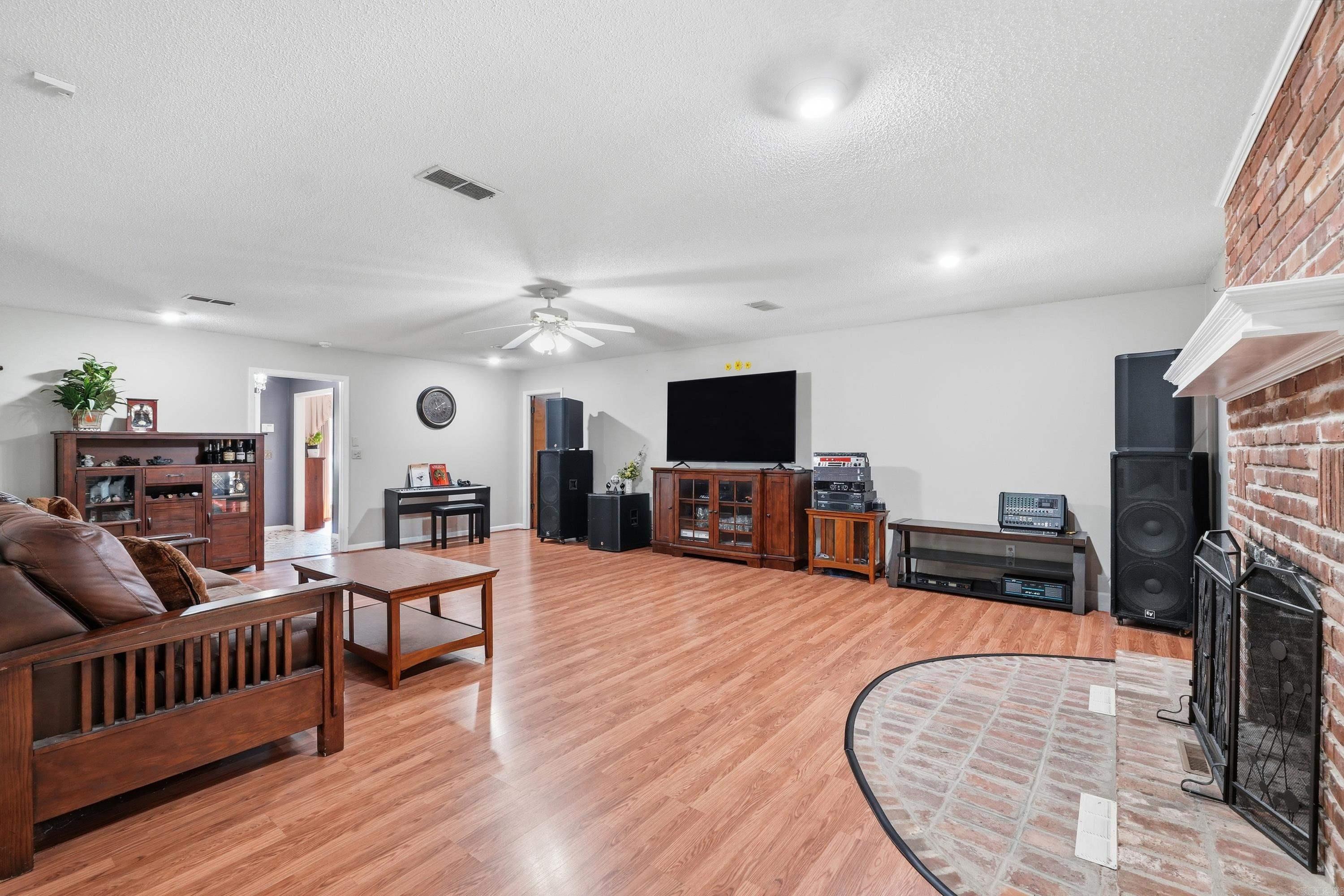 6845 Village Dr  Pine Bluff, AR