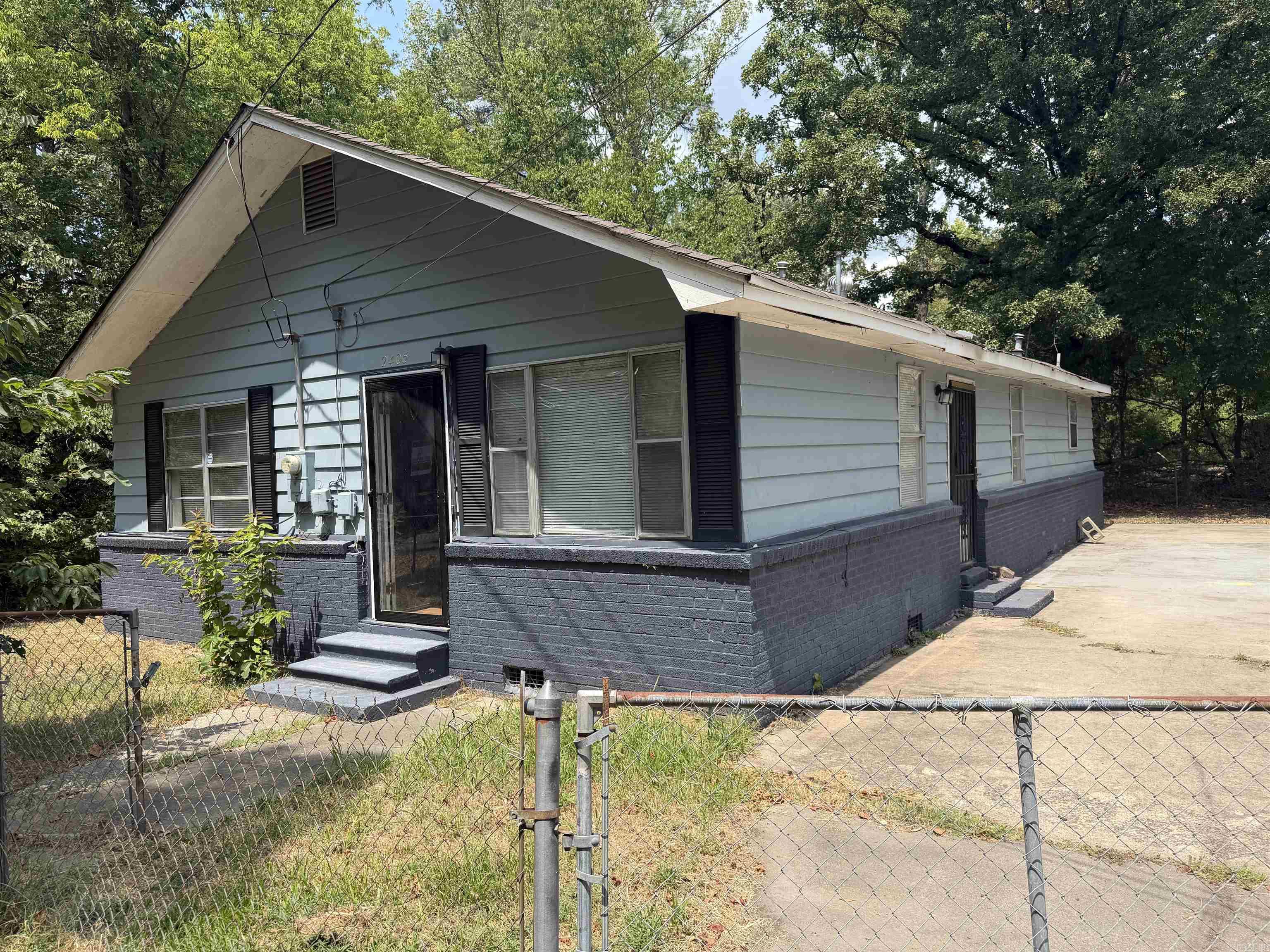 2403-2405  ROOSEVELT  Pine Bluff, AR