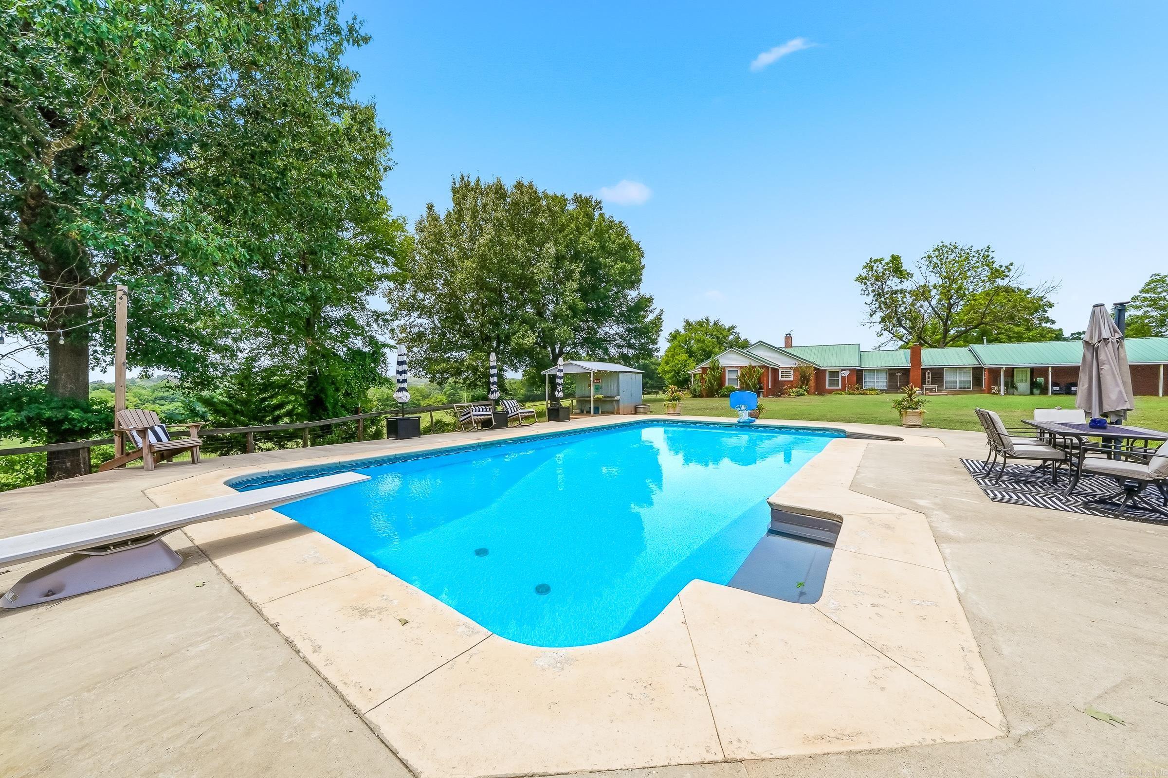 137 Pickering Drive Horatio, AR 71842