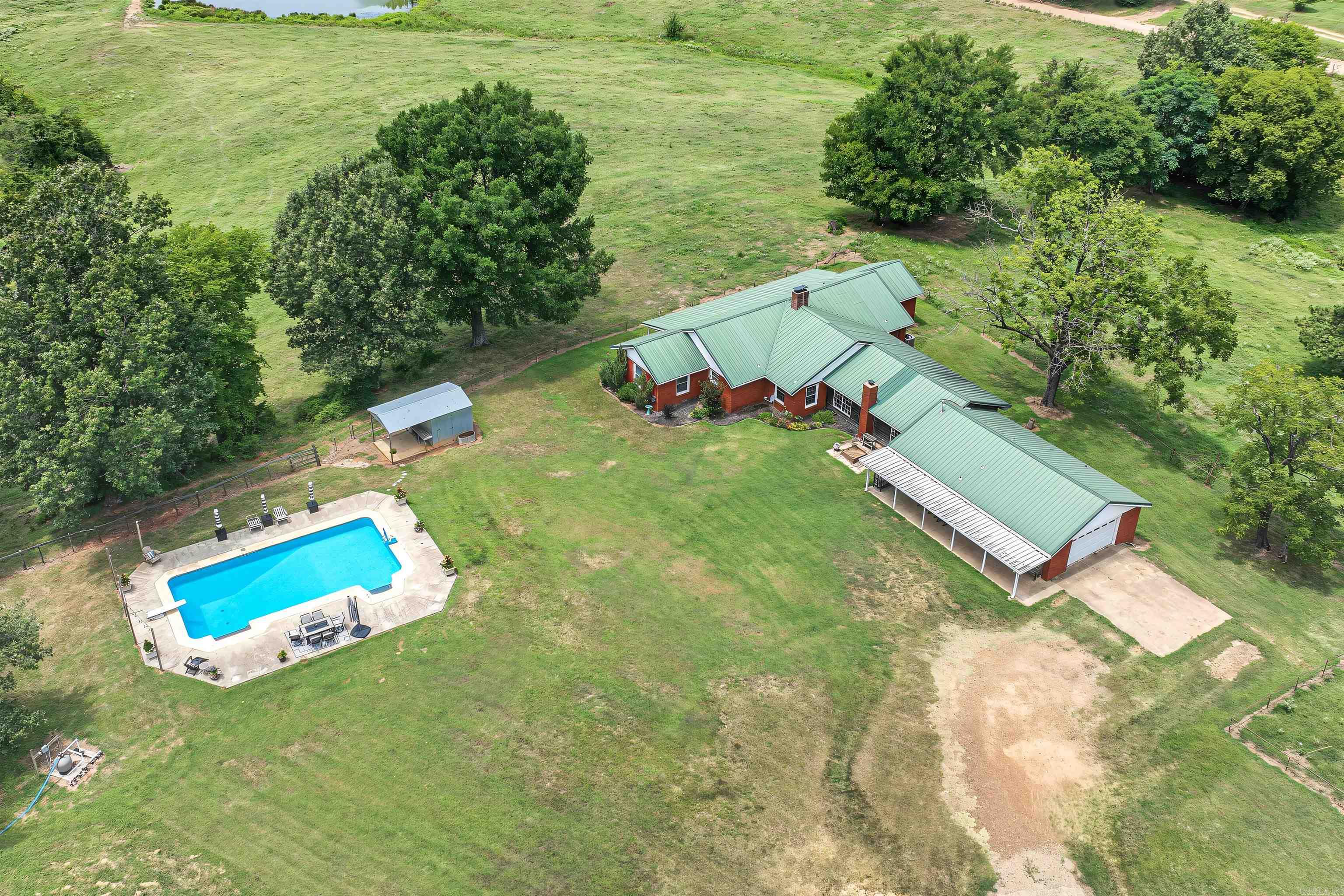 137 Pickering Drive Horatio, AR 71842