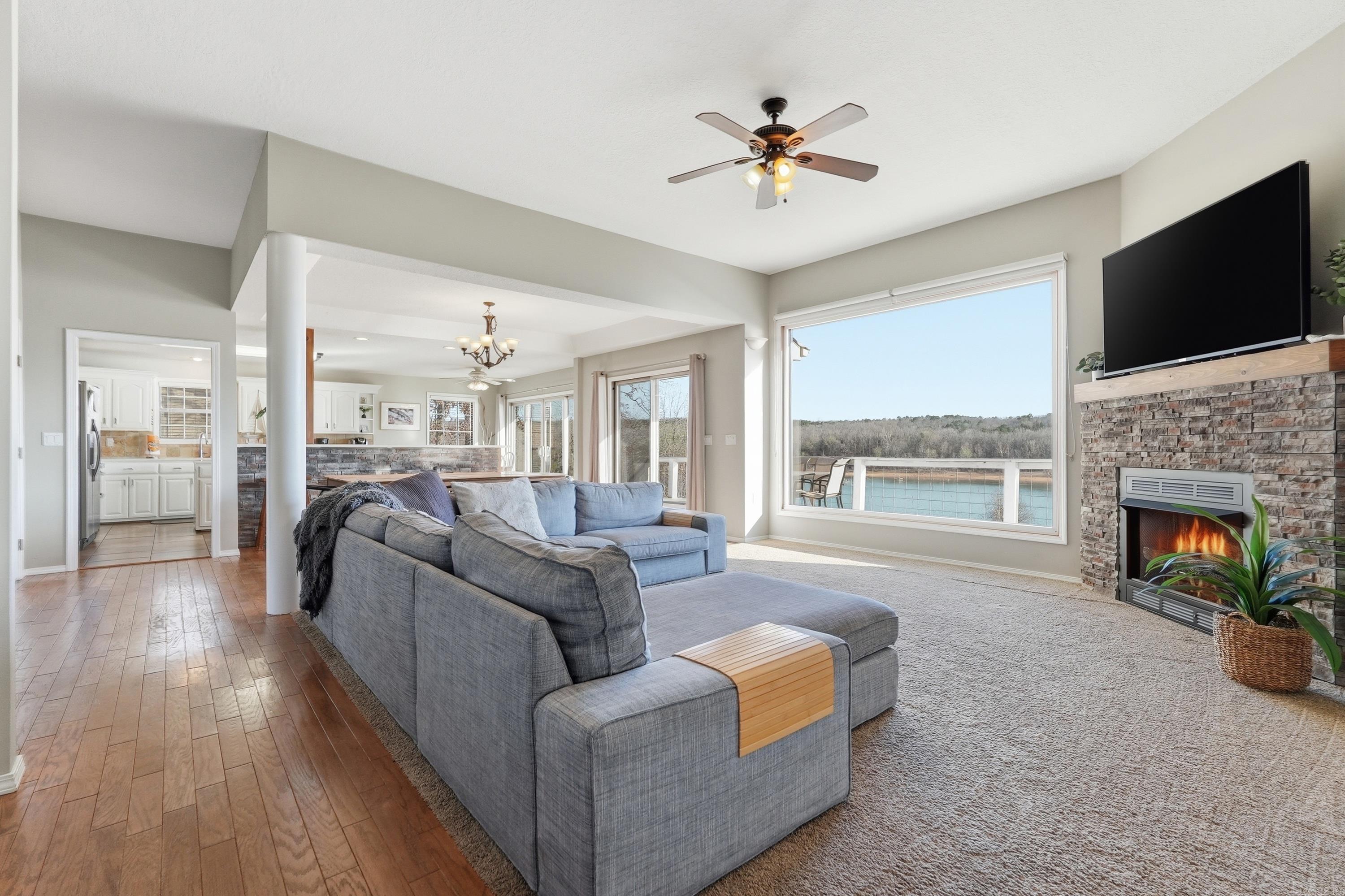 844 Davidson  Greers Ferry, AR