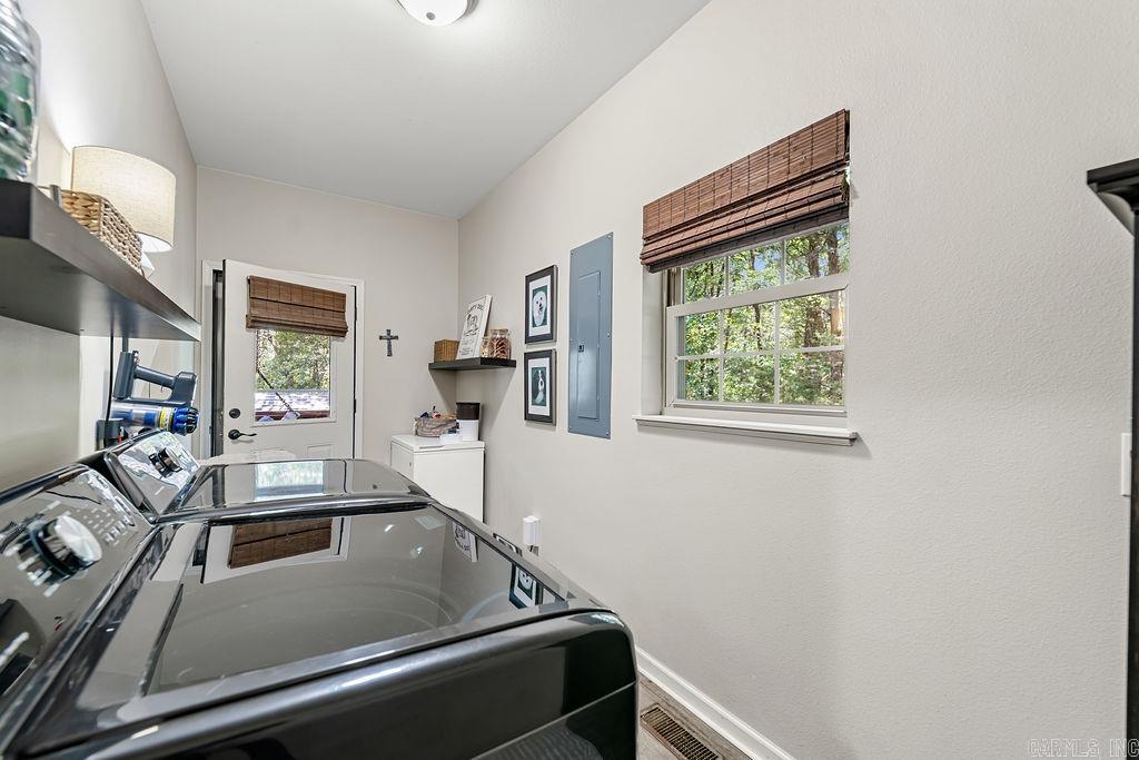 126 Danny  Clinton, AR