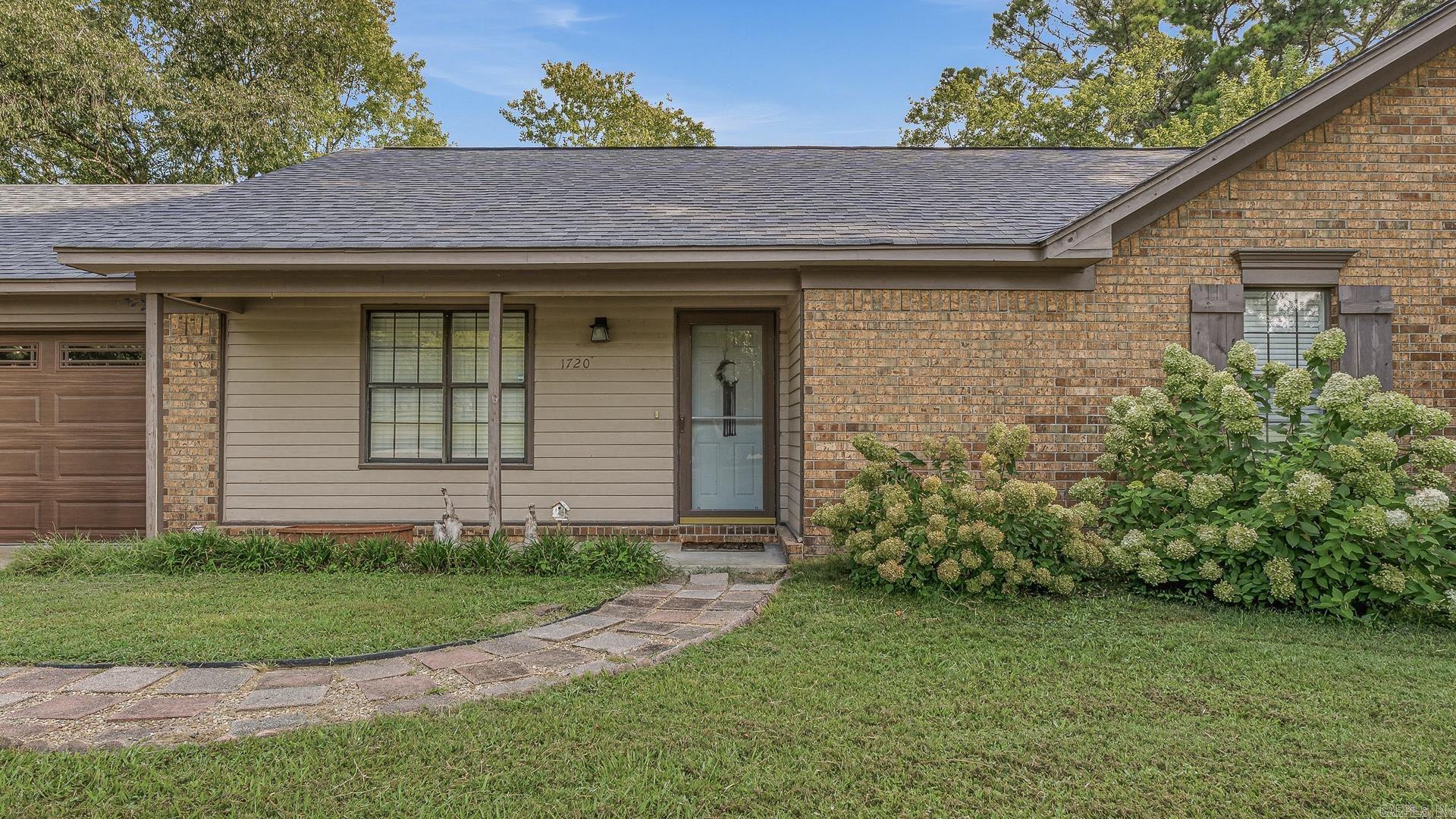 1720 Ridge Oak  Jonesboro, AR
