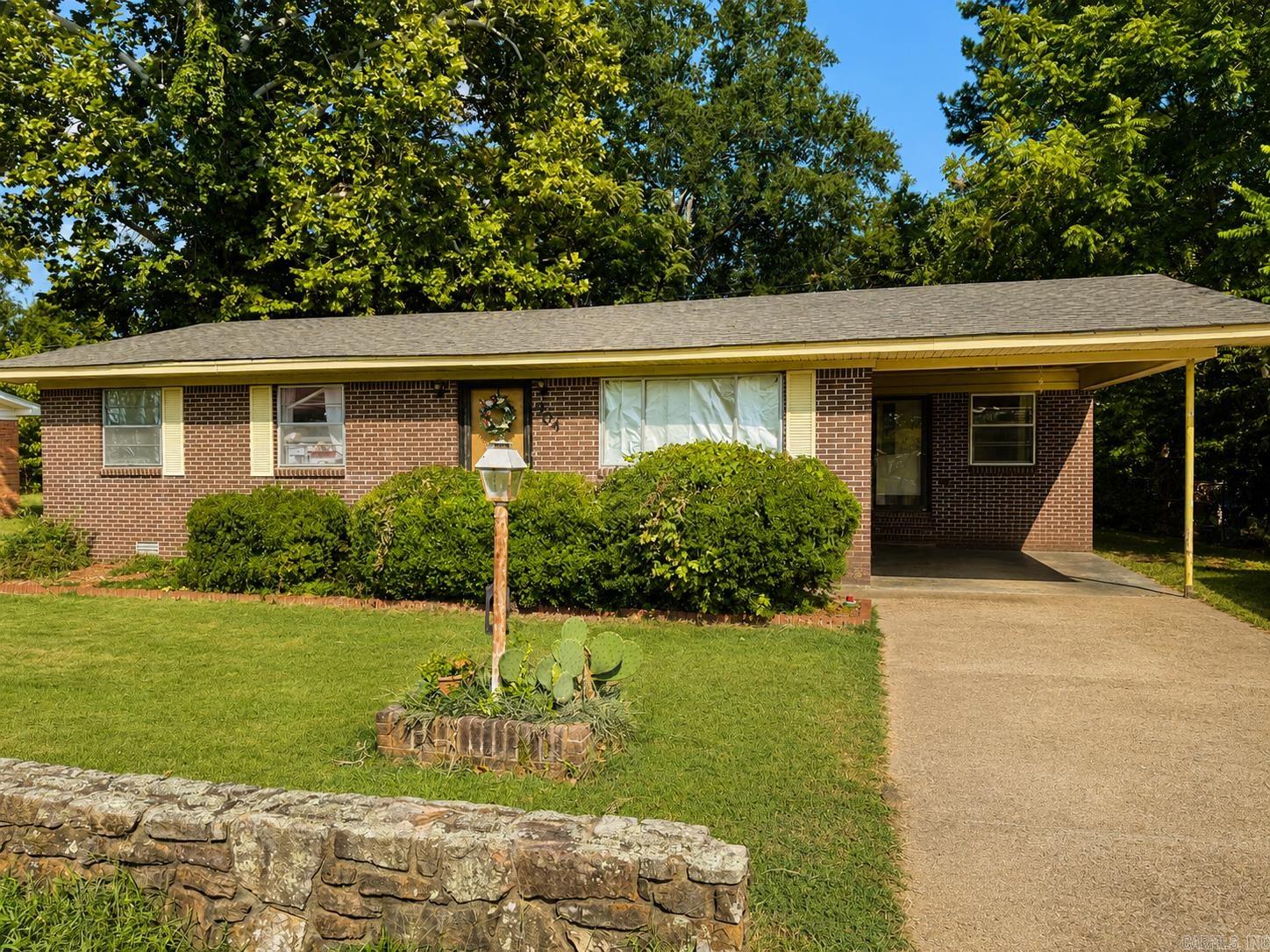 904 N Moose  Morrilton, AR