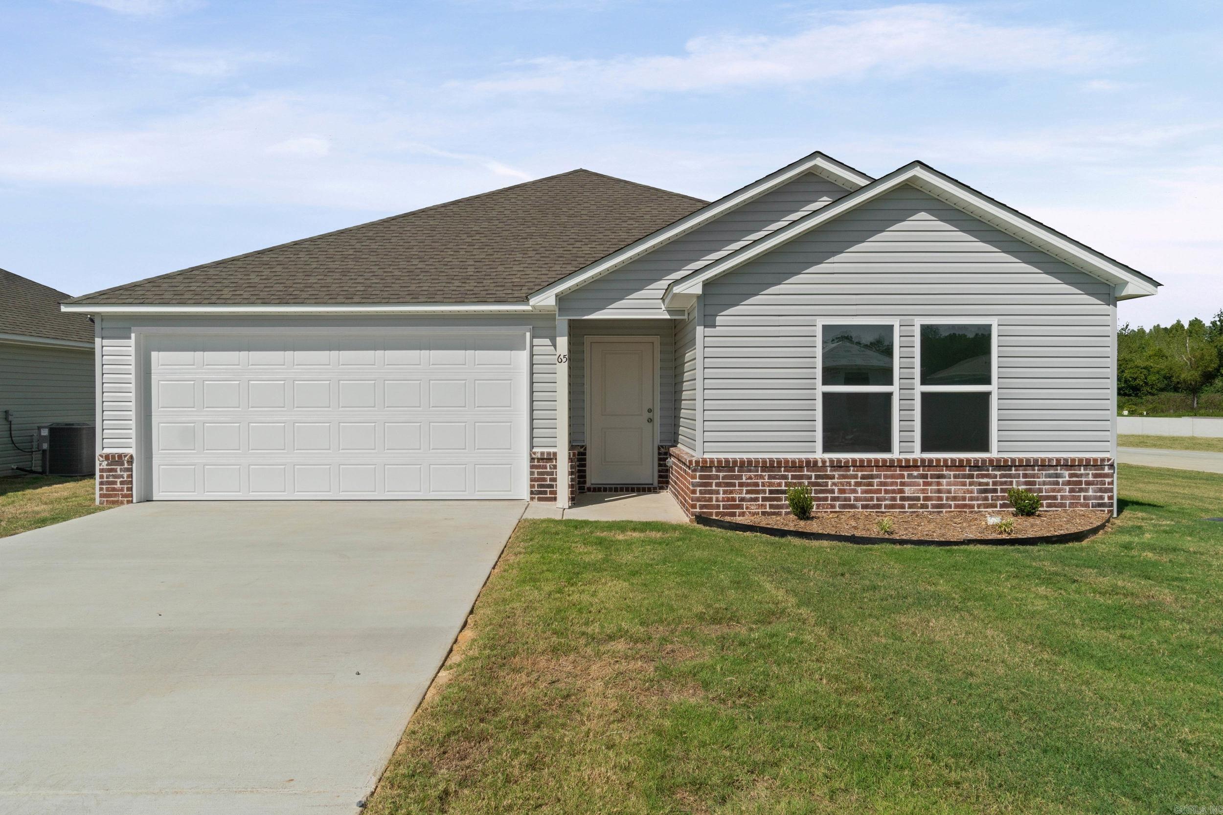 65 Farmhouse Loop — exterior