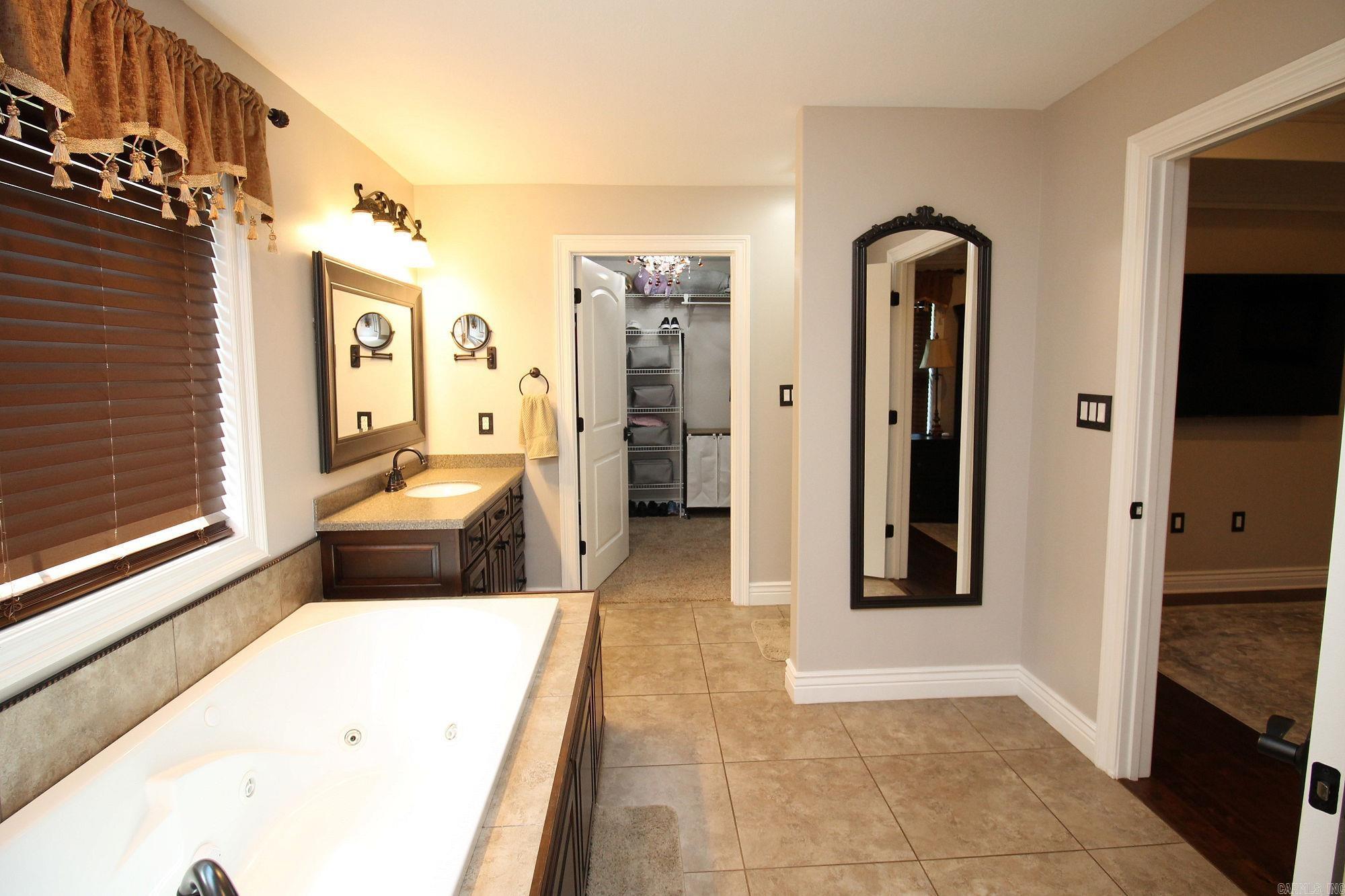 4303 Phillips Dr.  Paragould, AR