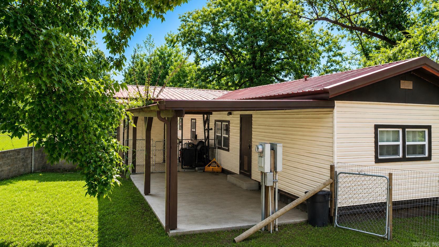 715 N Hwy 27  Story, AR