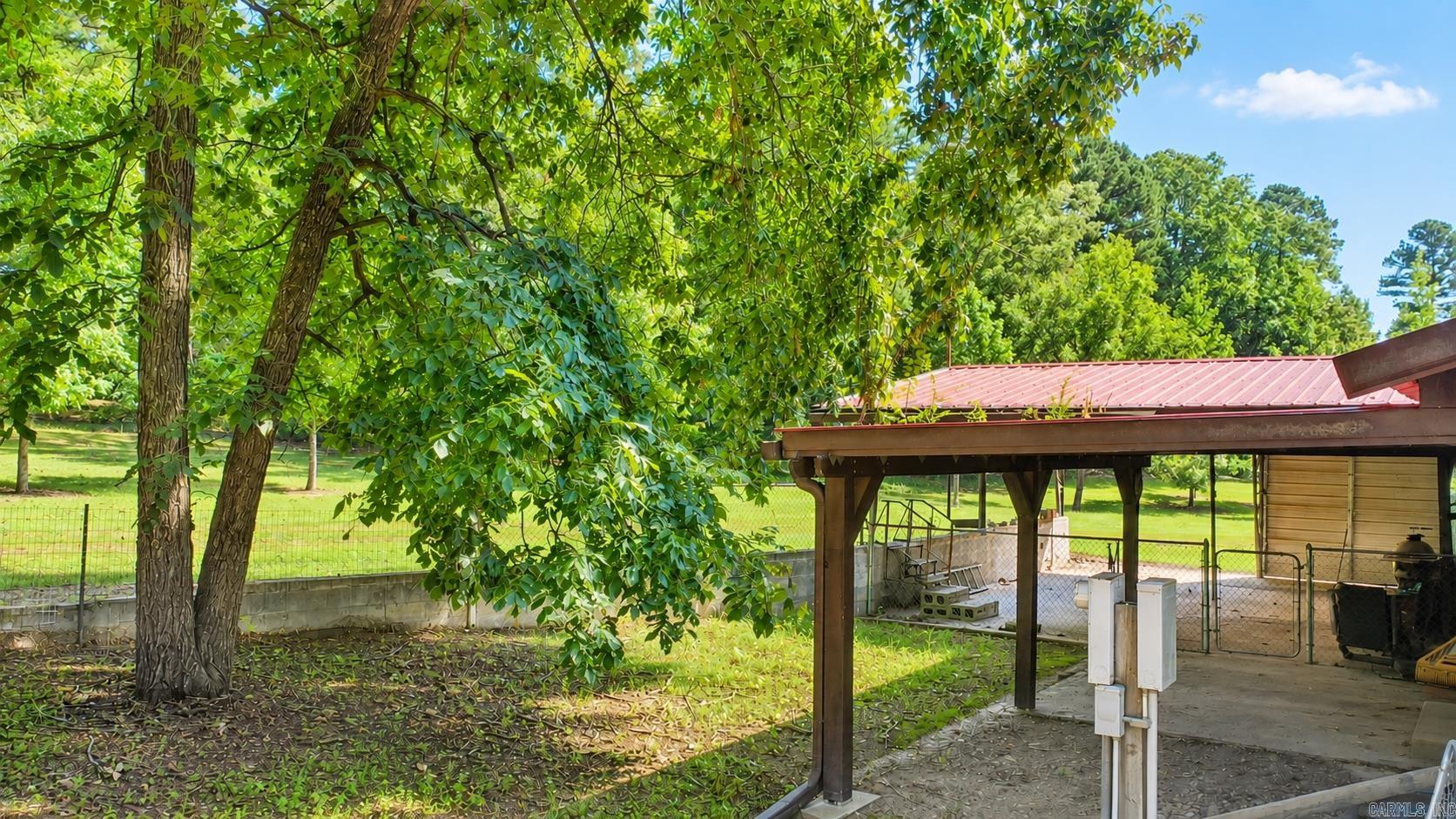 715 N Hwy 27  Story, AR