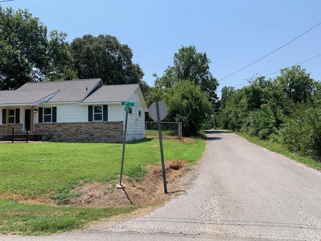 665 W 3rd  Newark, AR