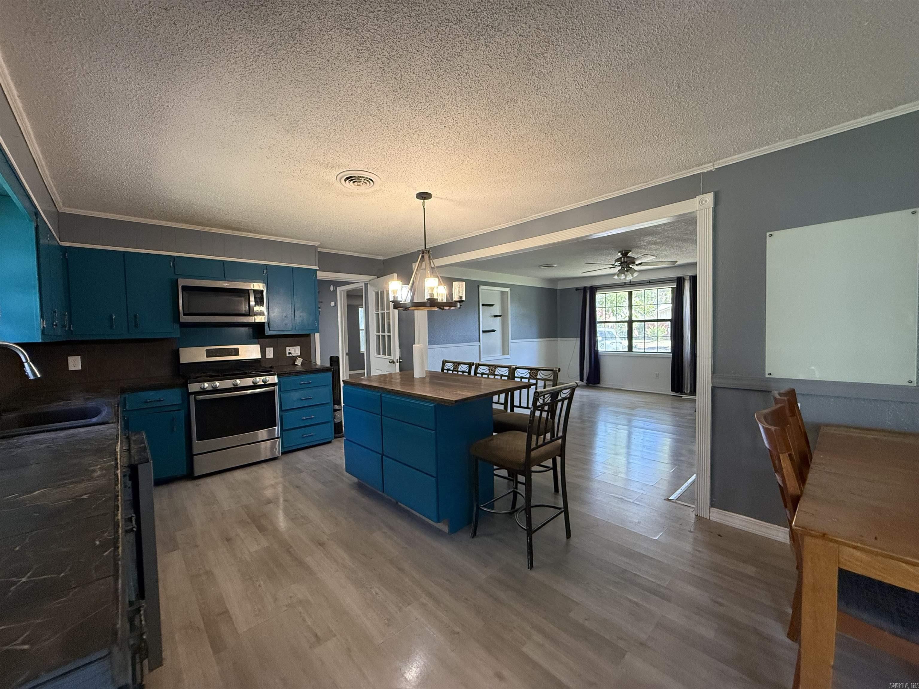216 Sulcer  Palestine, AR
