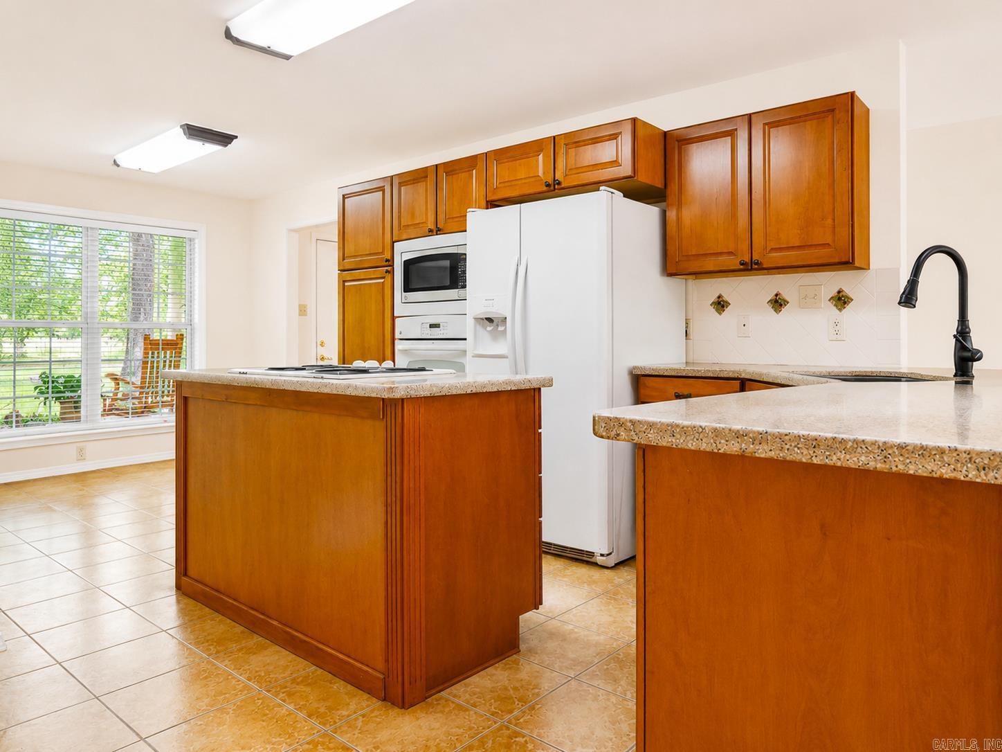 106 Cedar Valley  El Paso, AR