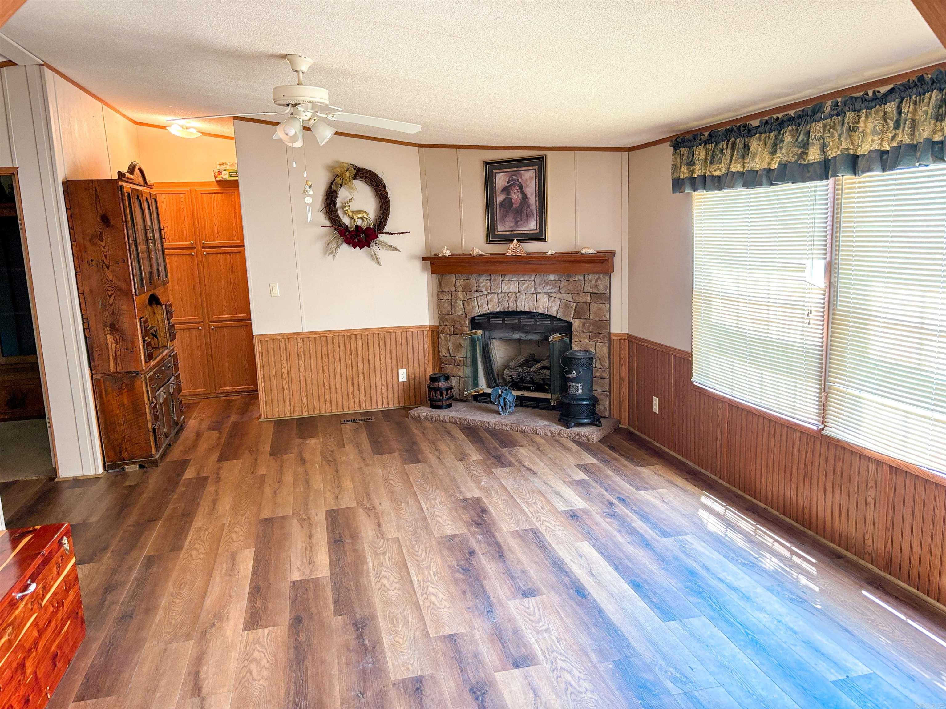 6052 Highway 16 E  Clinton, AR