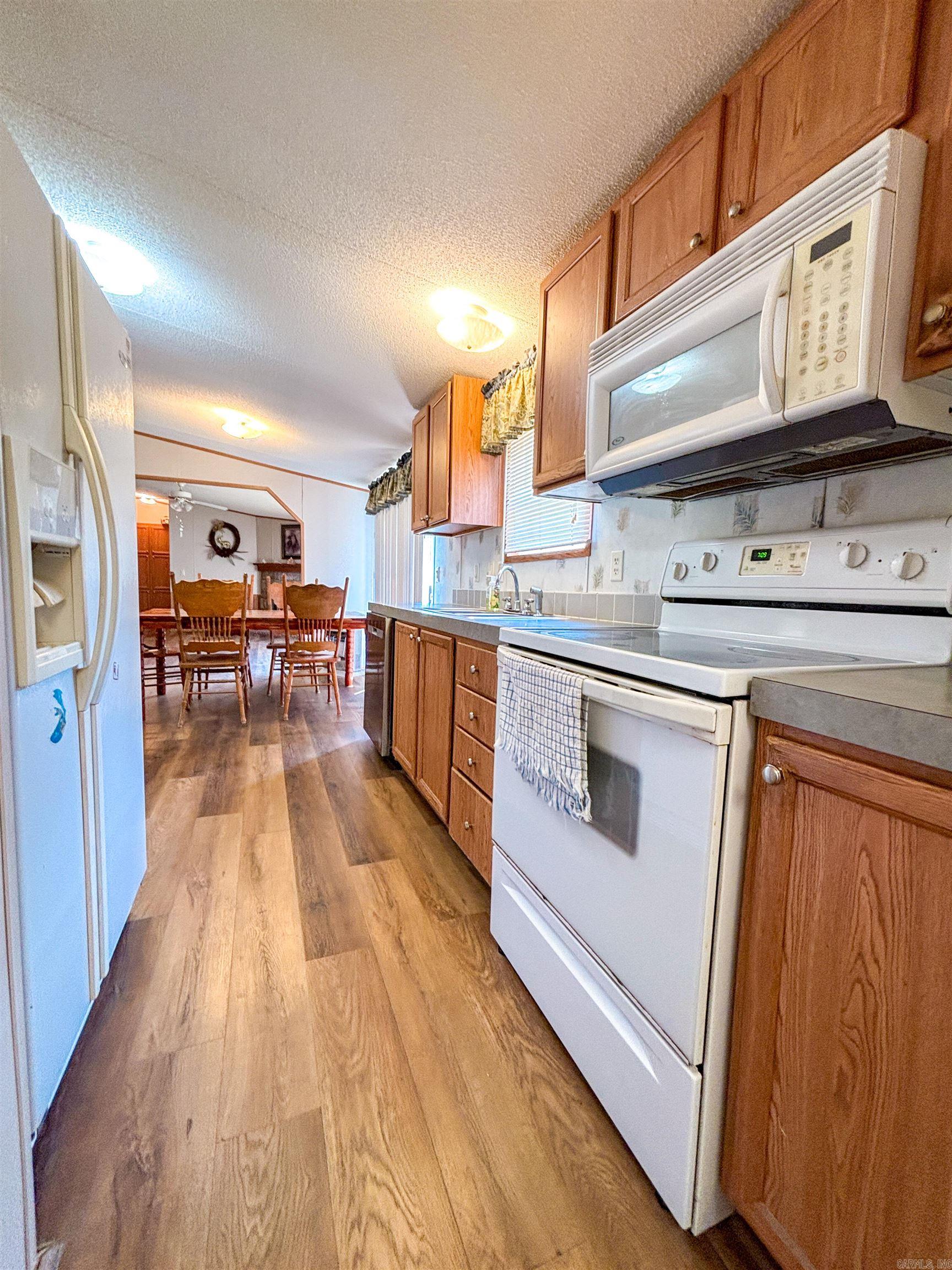 6052 Highway 16 E  Clinton, AR