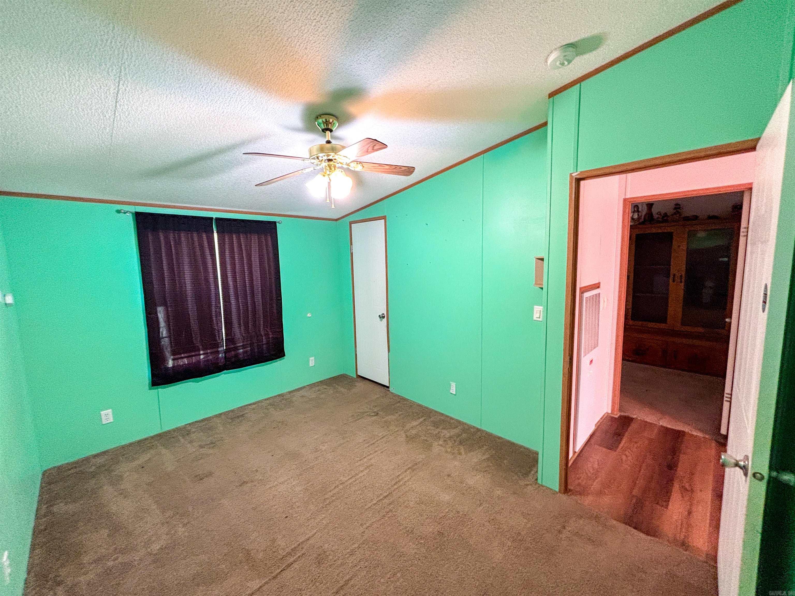 6052 Highway 16 E  Clinton, AR
