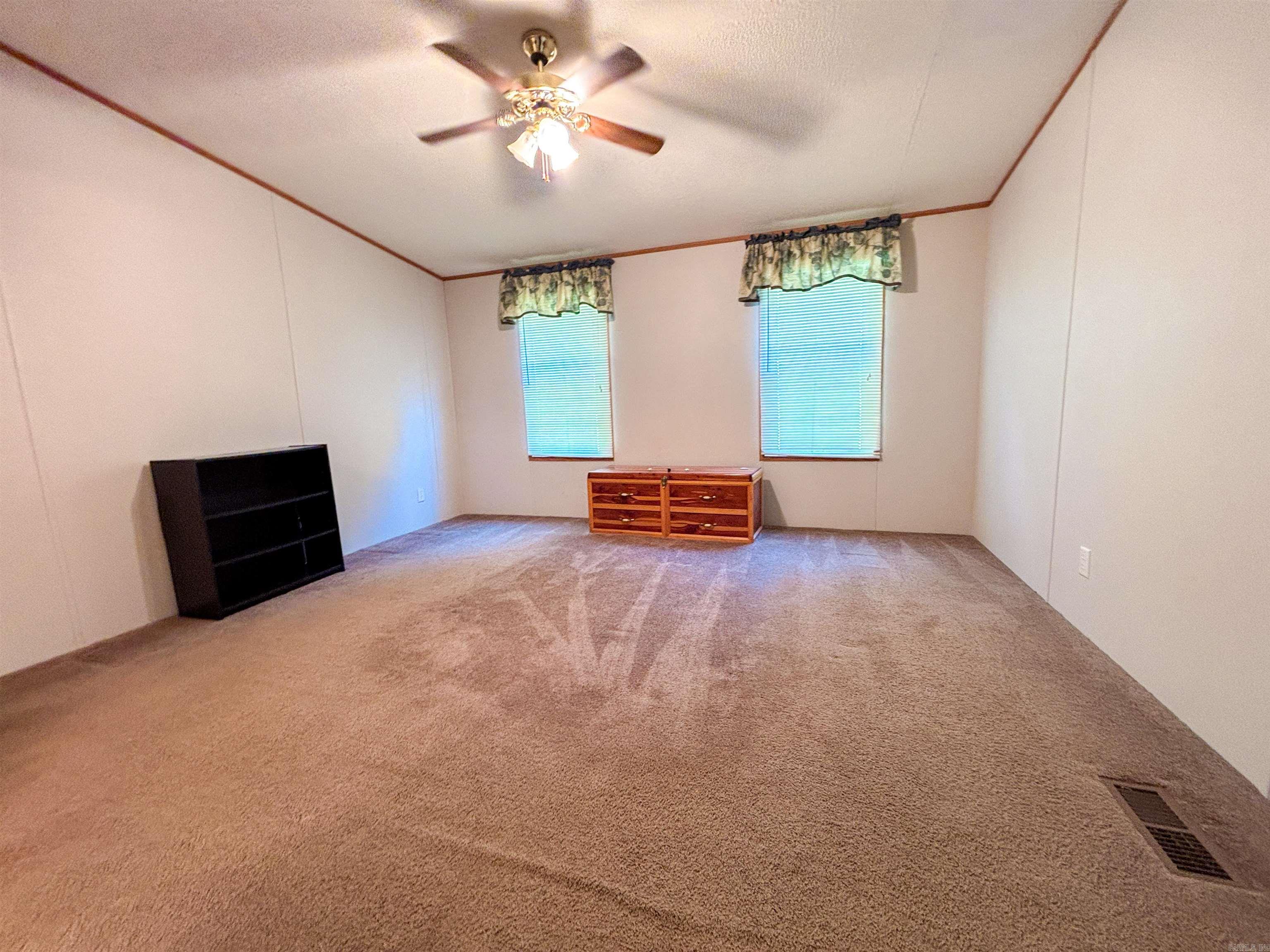 6052 Highway 16 E  Clinton, AR