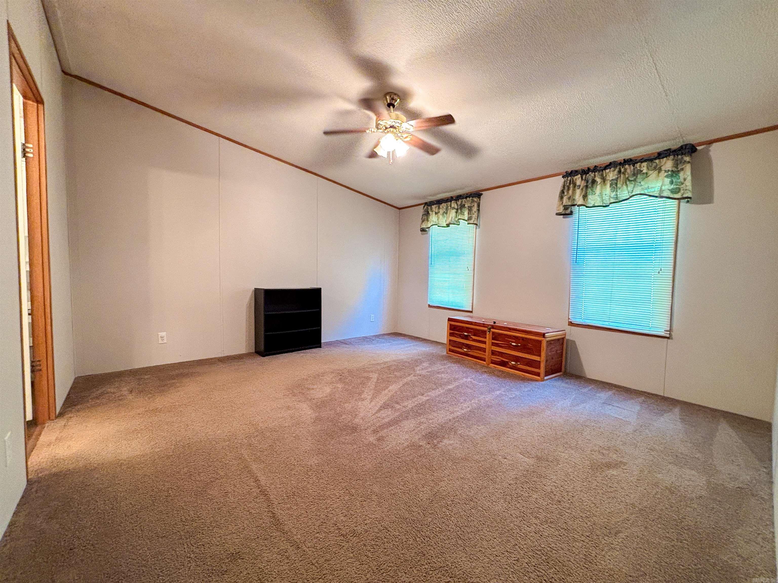 6052 Highway 16 E  Clinton, AR