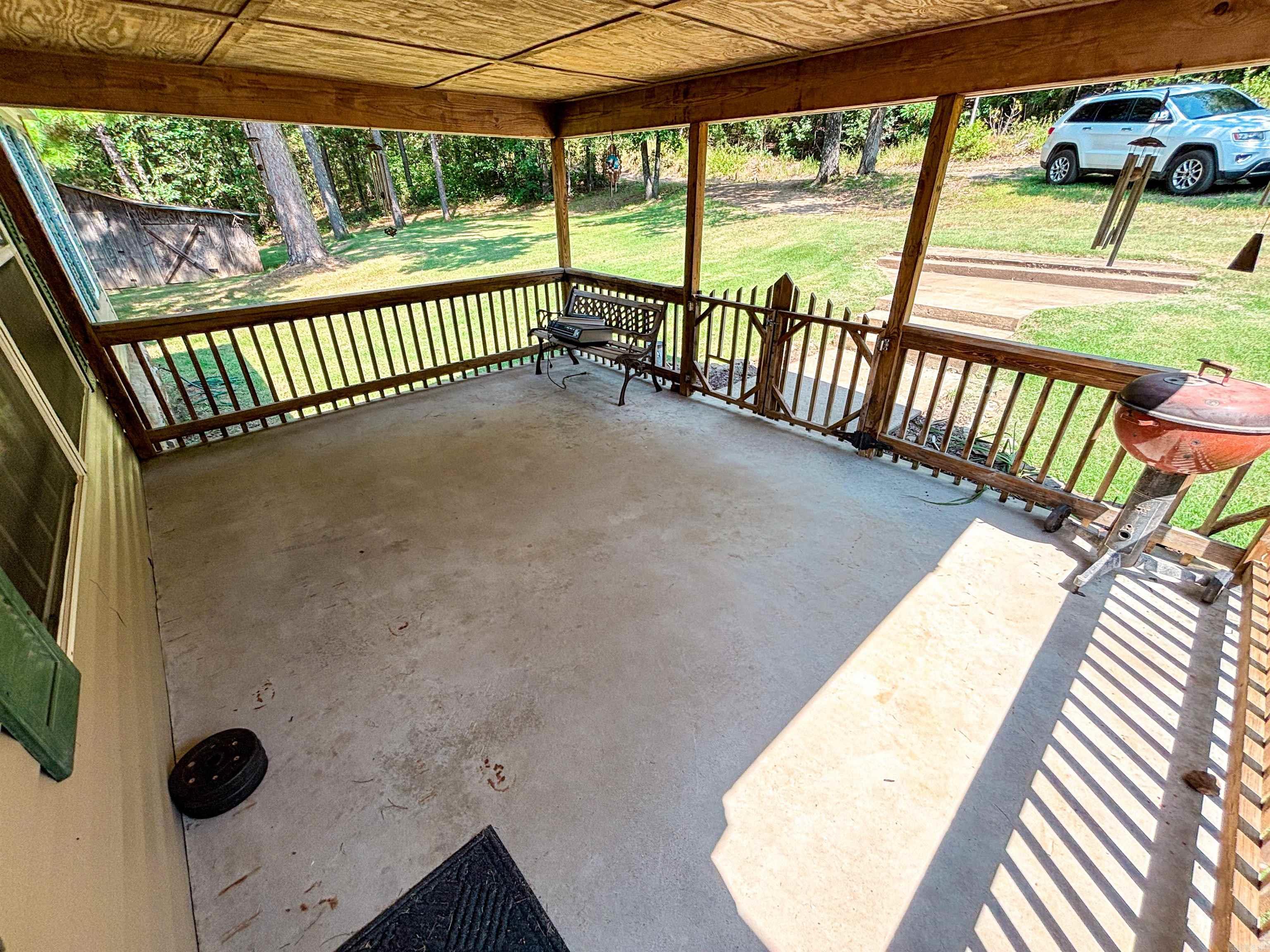 6052 Highway 16 E  Clinton, AR