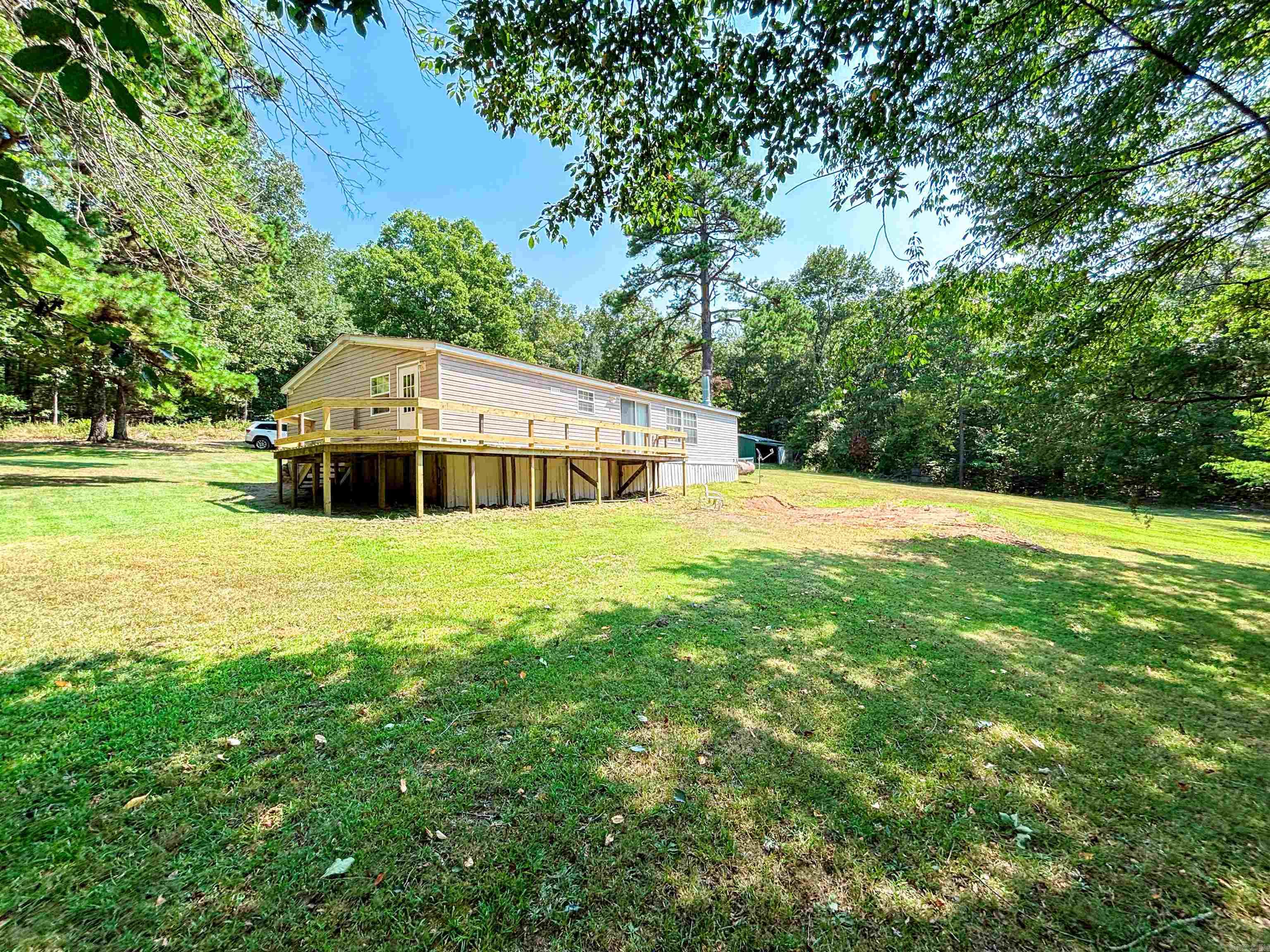 6052 Highway 16 E  Clinton, AR