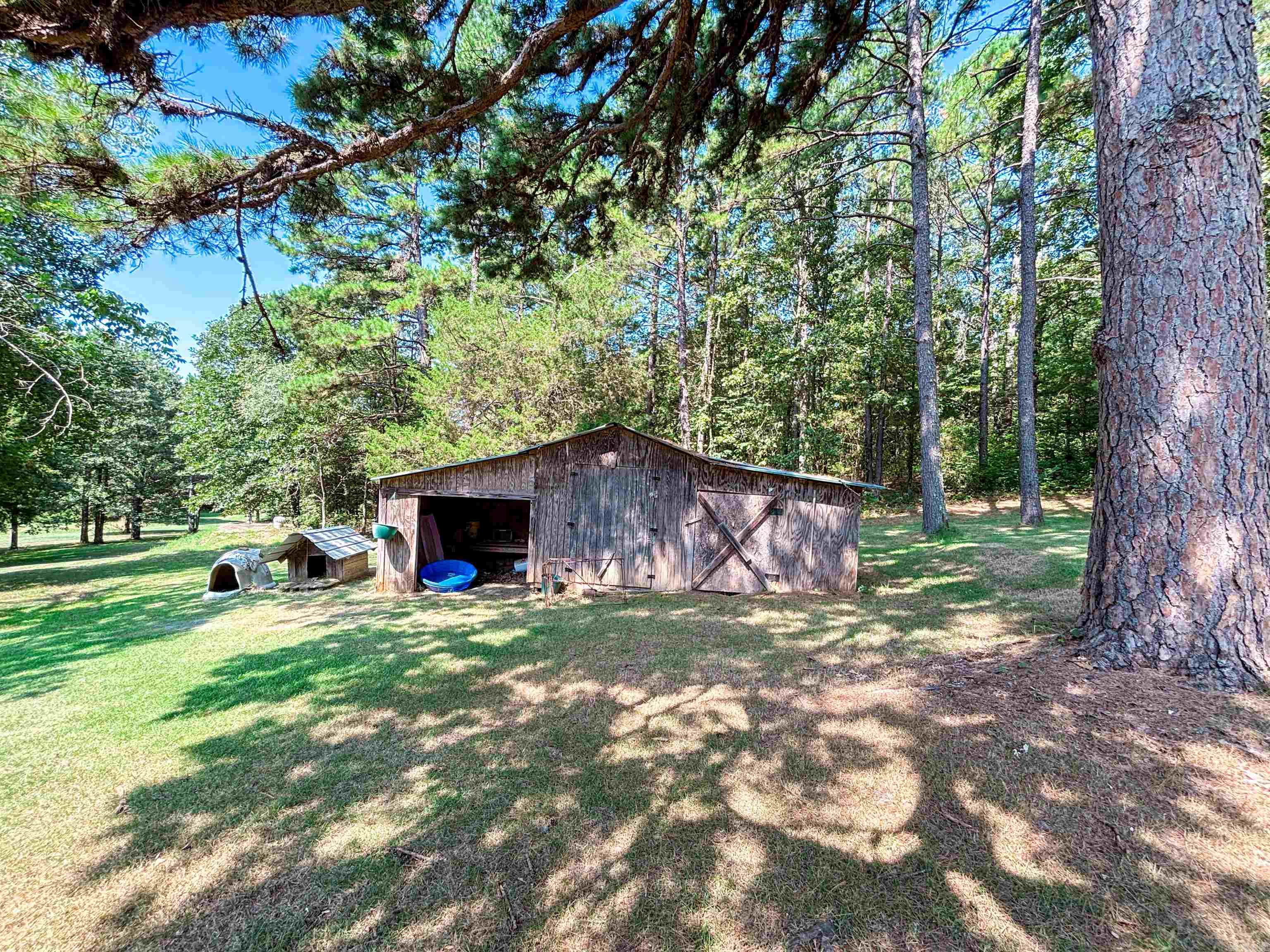 6052 Highway 16 E  Clinton, AR