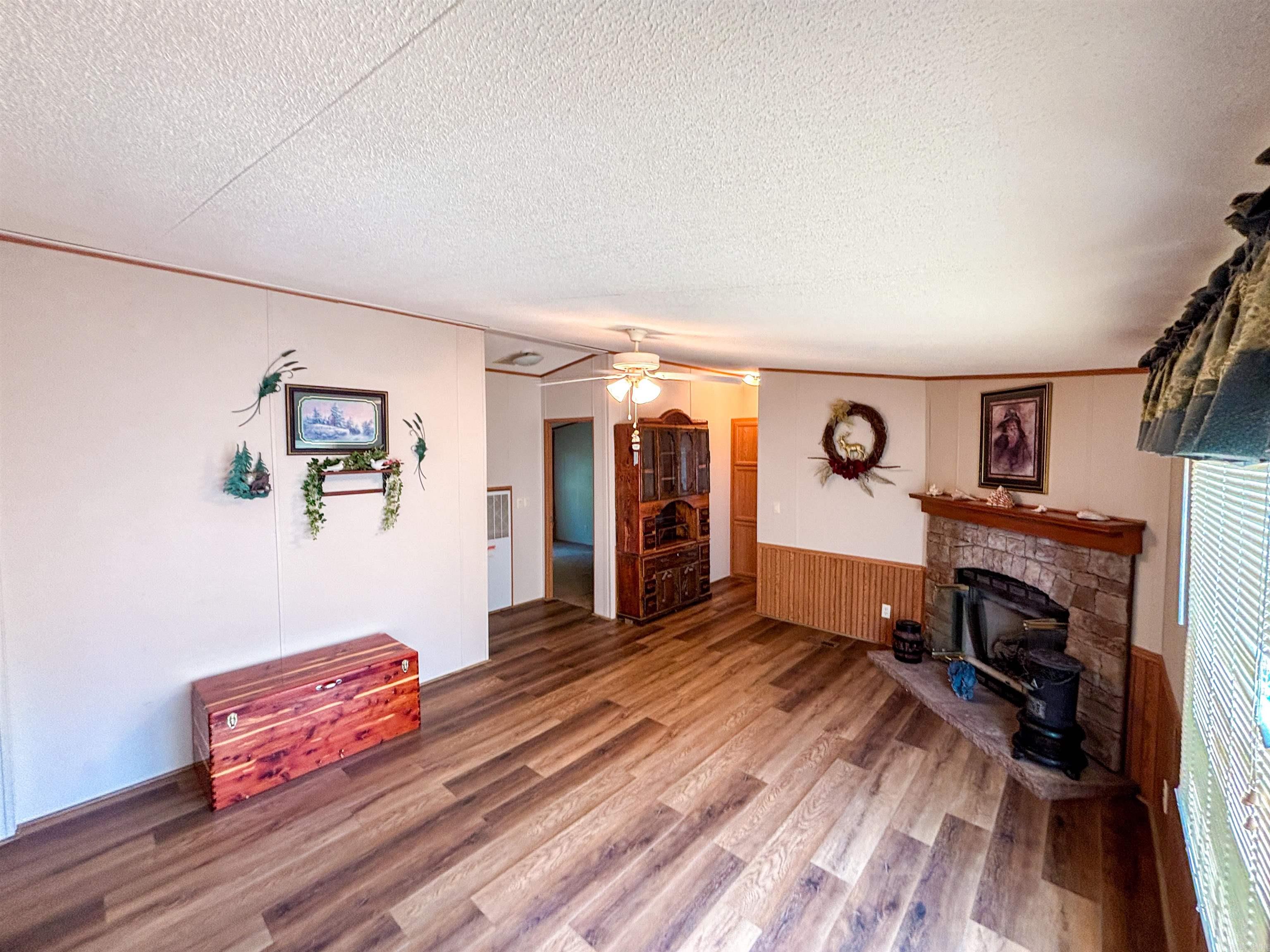 6052 Highway 16 E  Clinton, AR