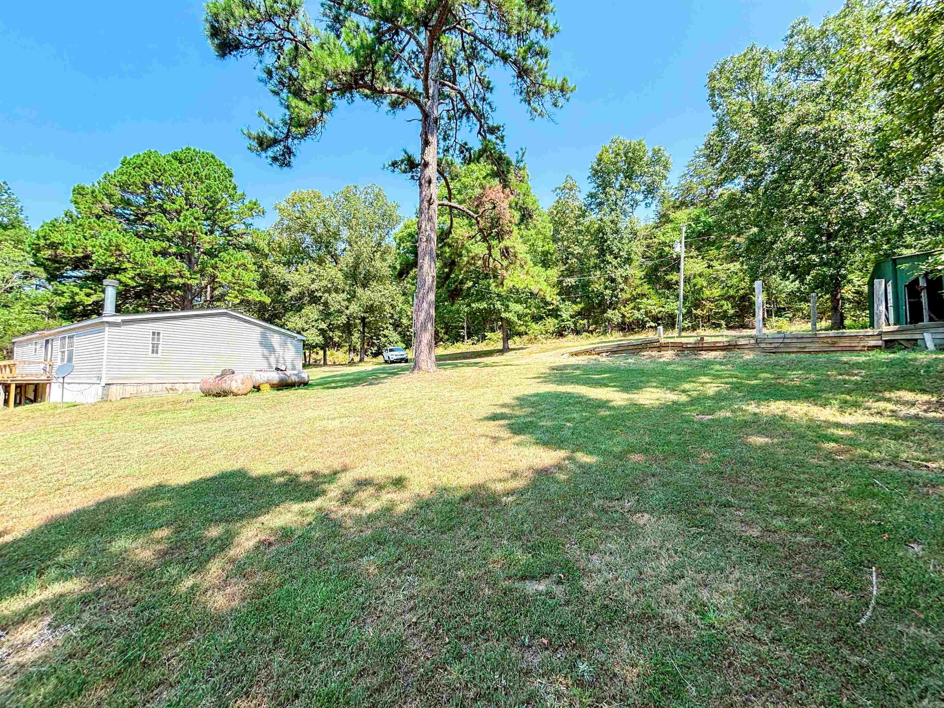 6052 Highway 16 E  Clinton, AR