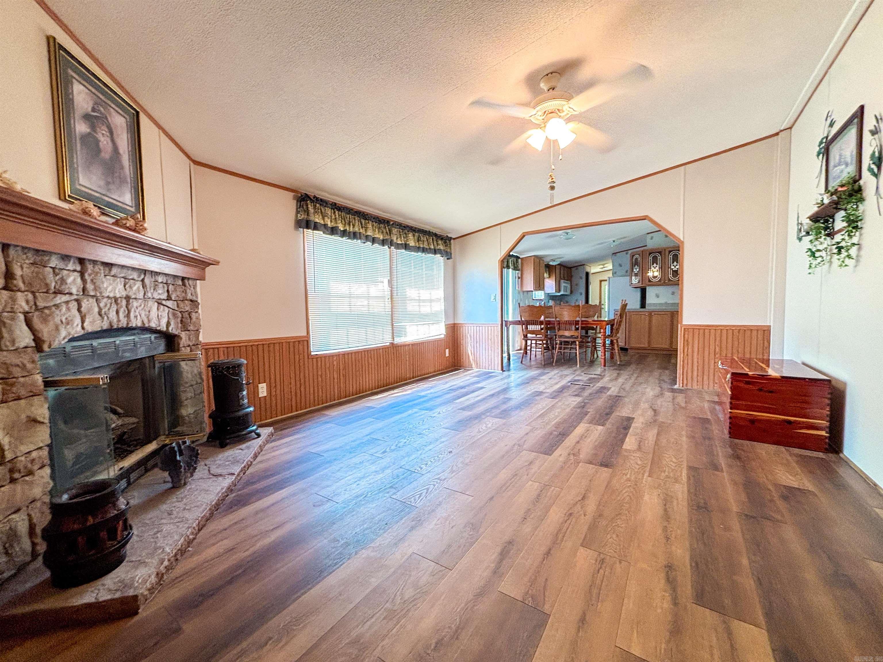 6052 Highway 16 E  Clinton, AR