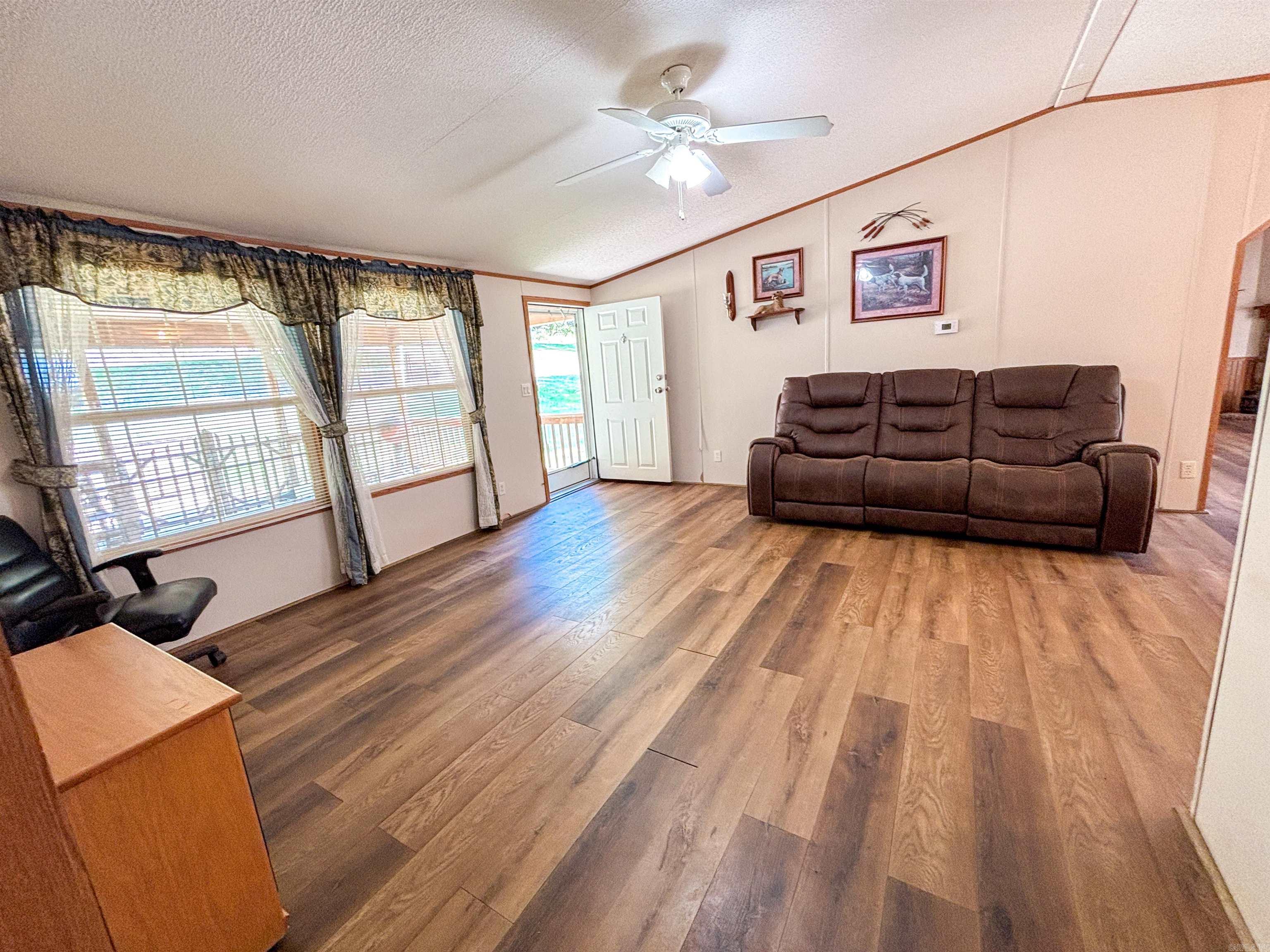 6052 Highway 16 E  Clinton, AR