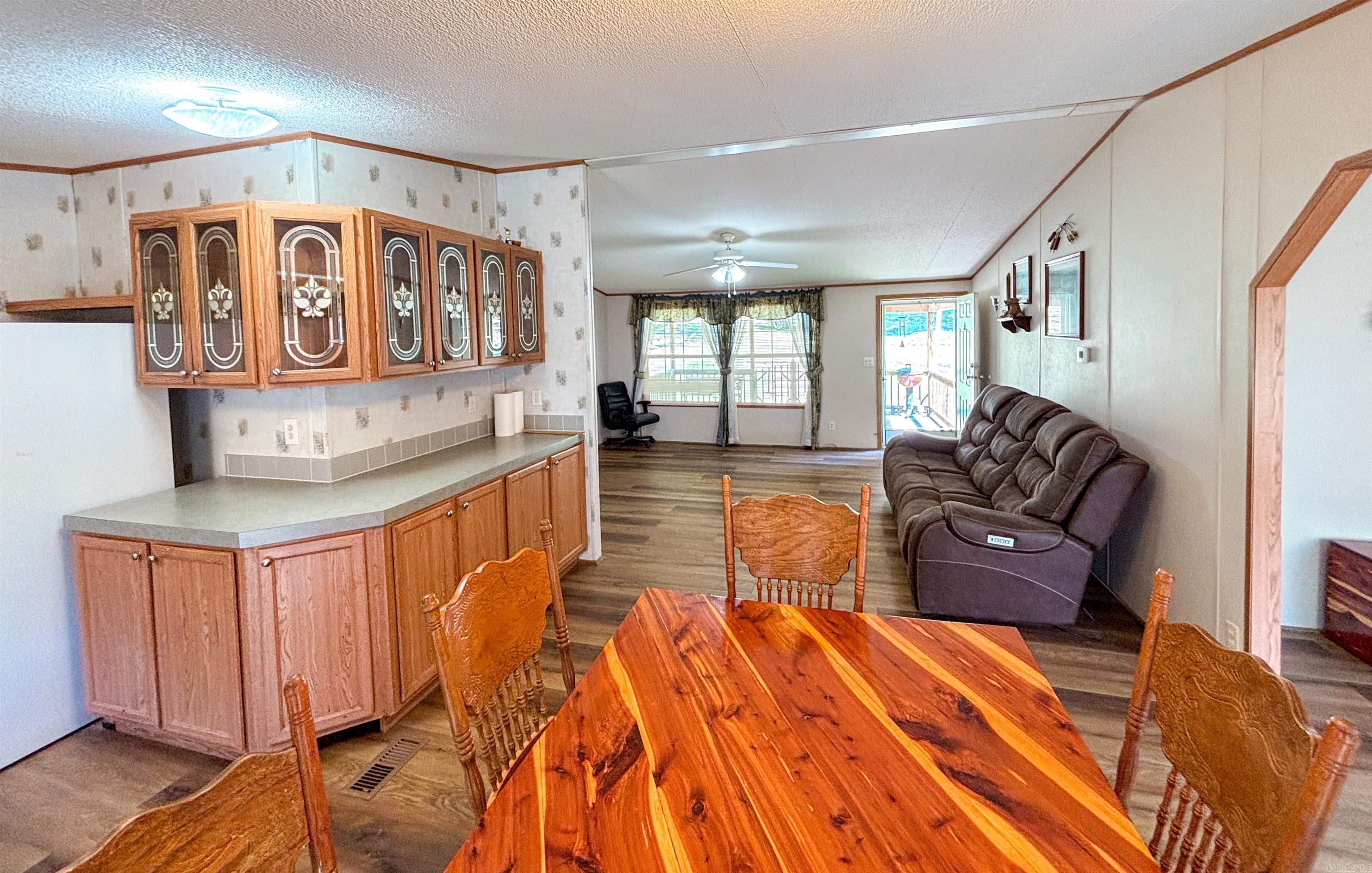6052 Highway 16 E  Clinton, AR