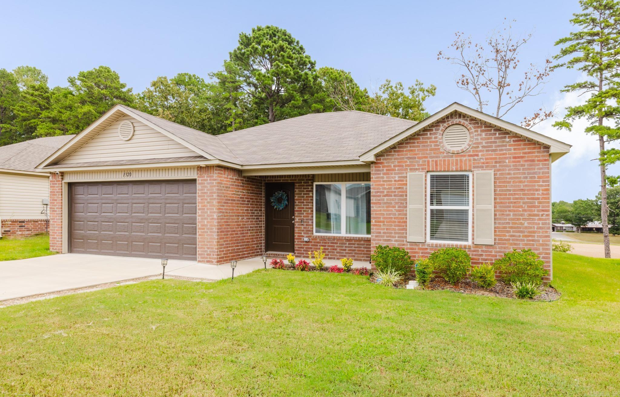 1320  Meadows  Benton, AR