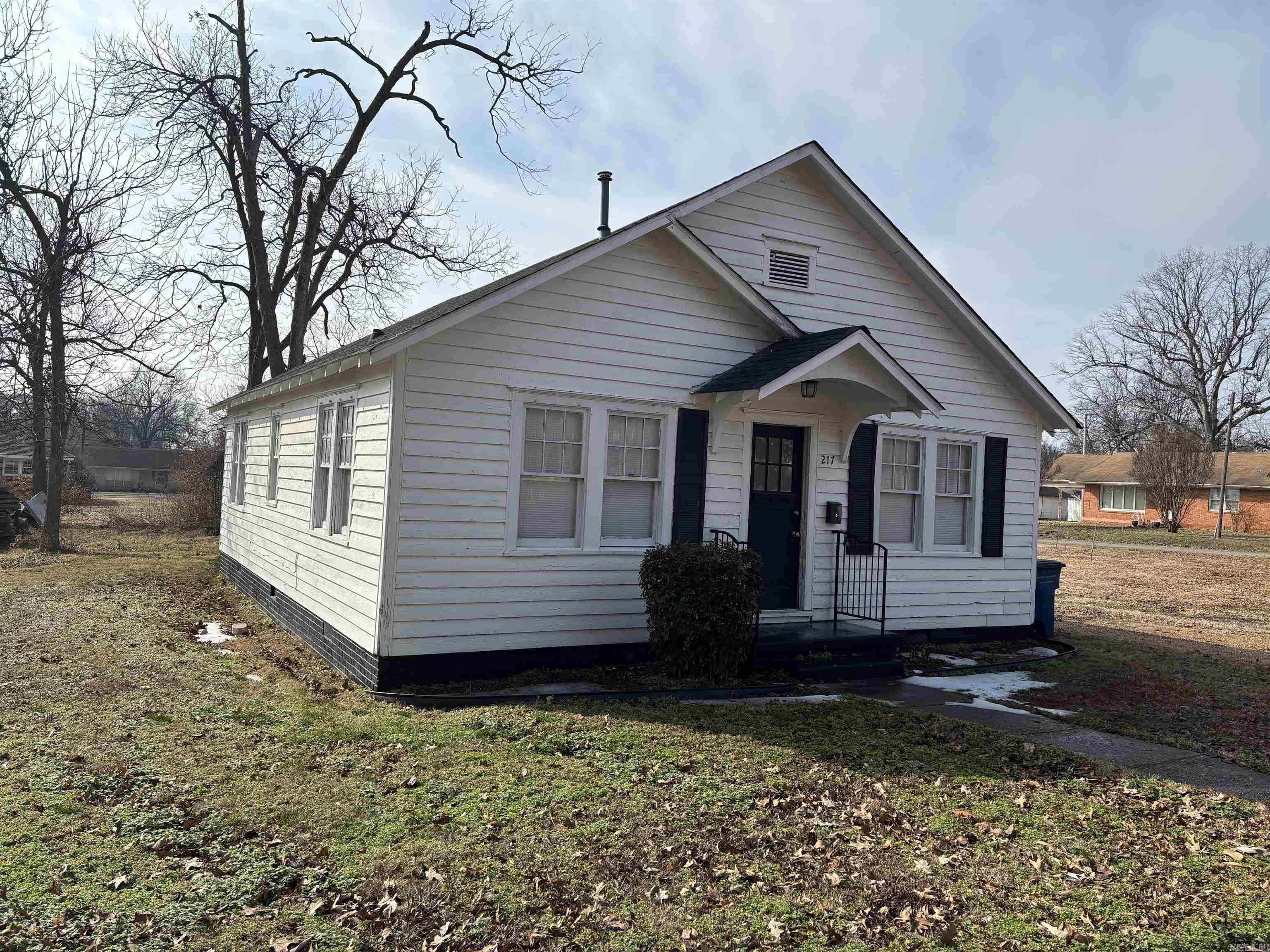 217 W 3rd St.  Rector, AR