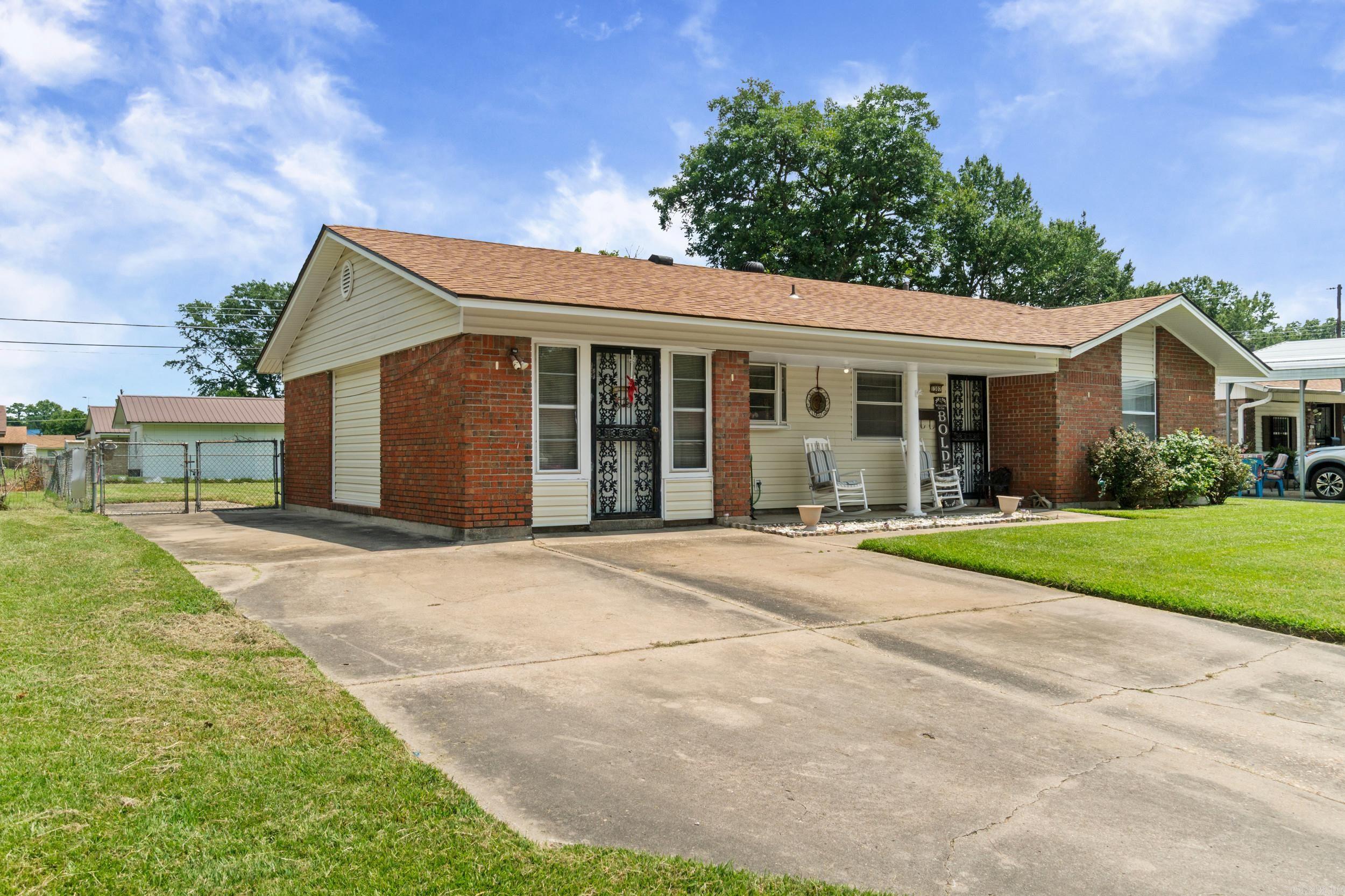 1307 S Dakota St  Pine Bluff, AR