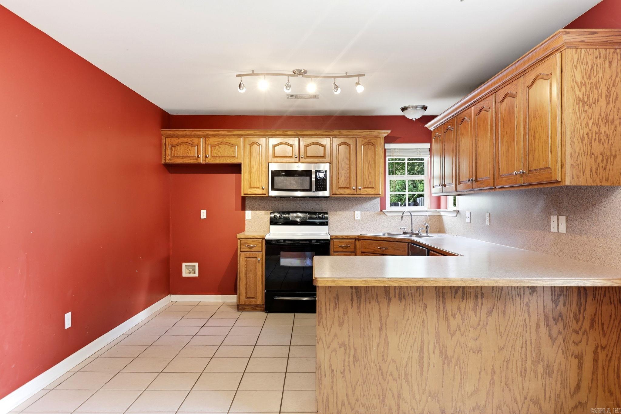 8 summit  Sheridan, AR